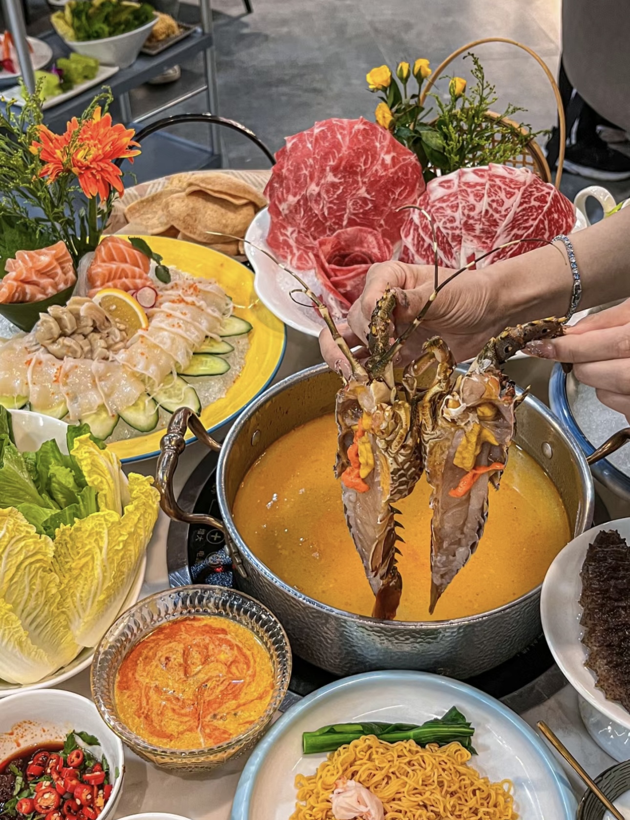 鲜香的海鲜火锅，满满一锅海味。鲜虾、肥蟹 配图1