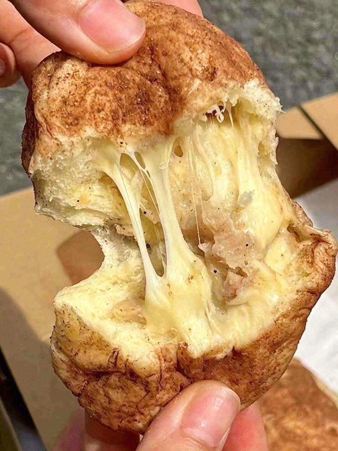 🥔它朴素、笨拙，仿佛在说“我很丑，但我很 配图1