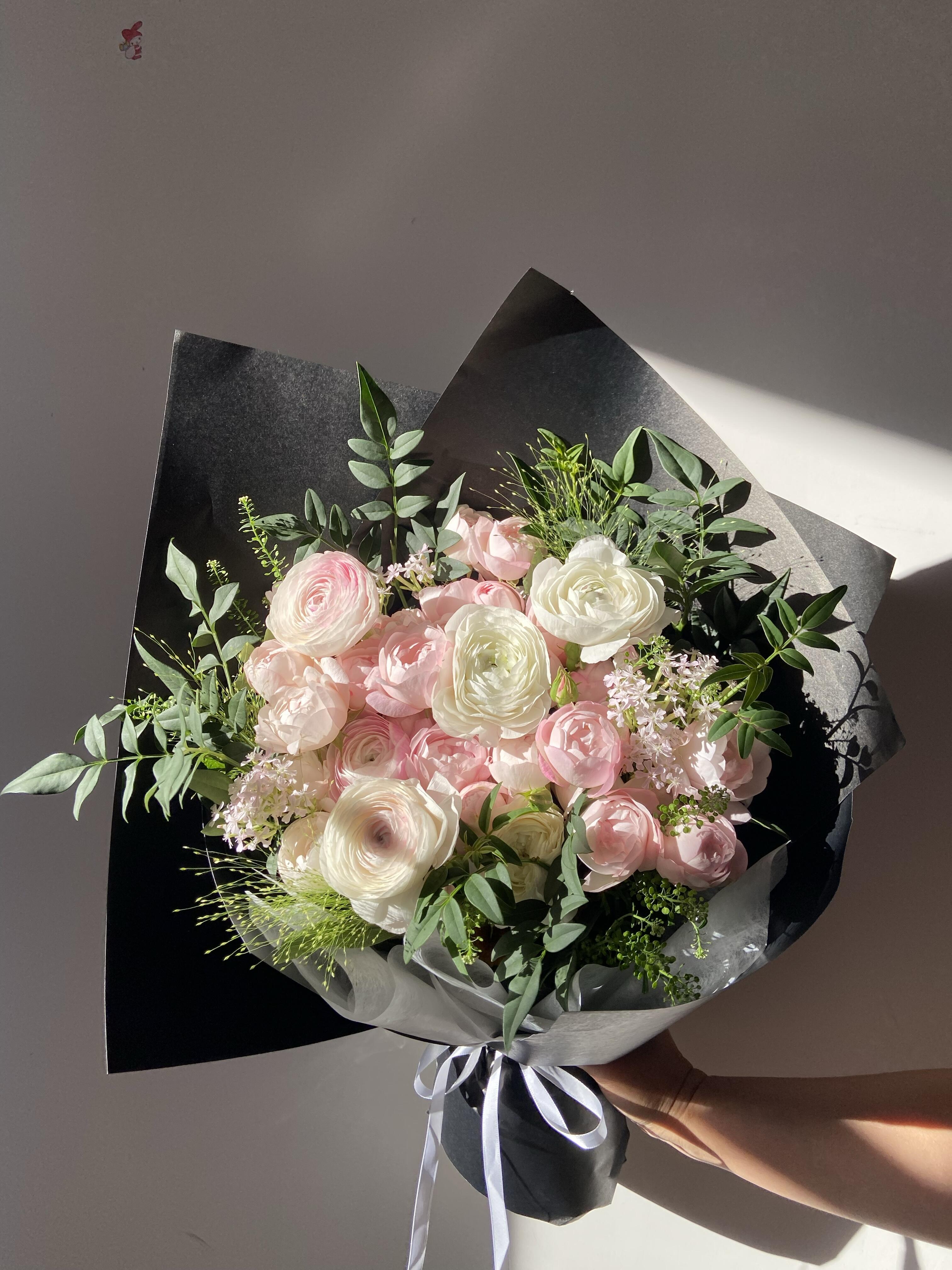 草莓杏仁饼混搭花束💐 生活🌼不是你想的那 配图1