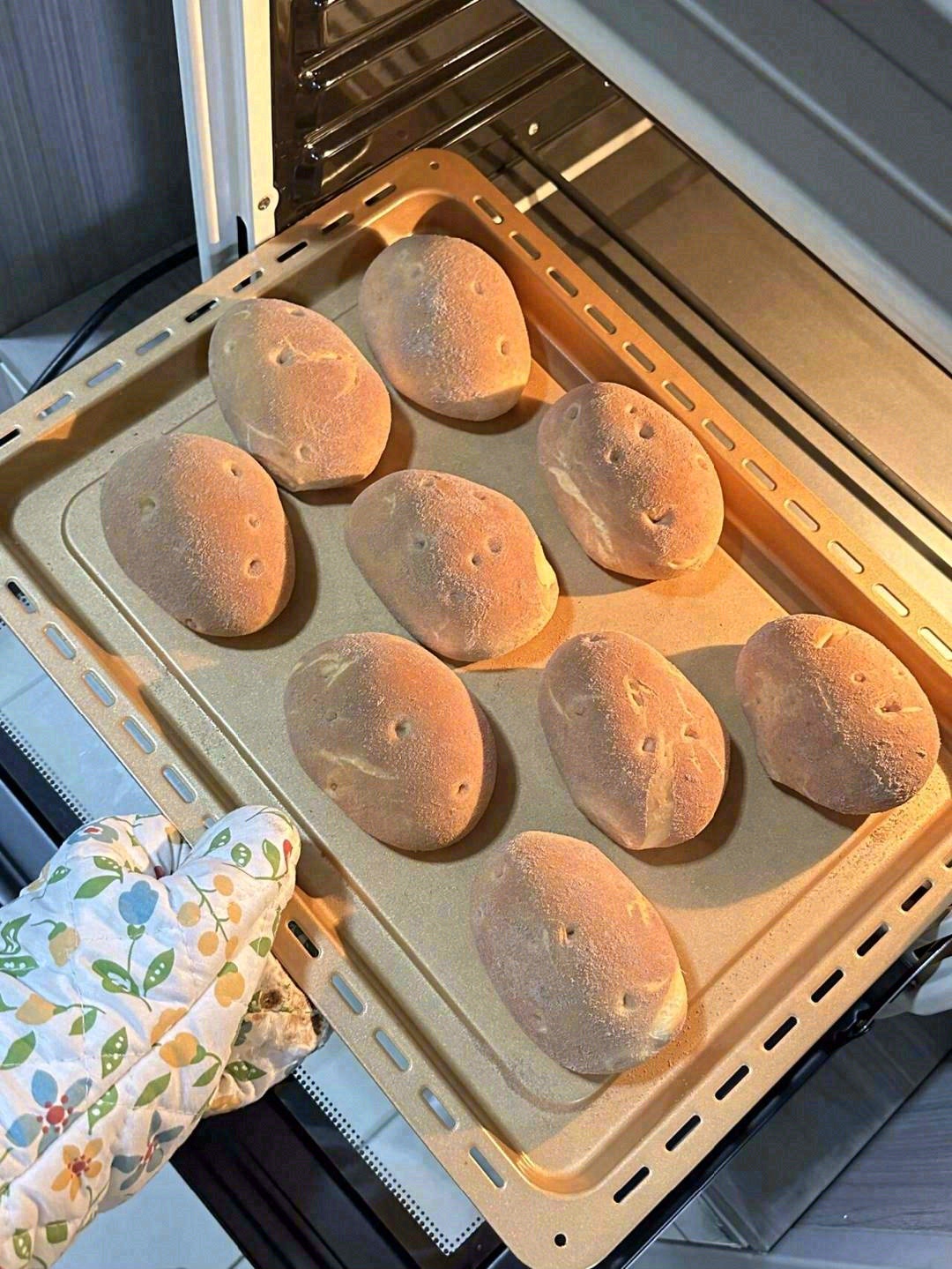 🥔土豆泥面包外皮酥脆💥，一口咬下去内里柔 配图3