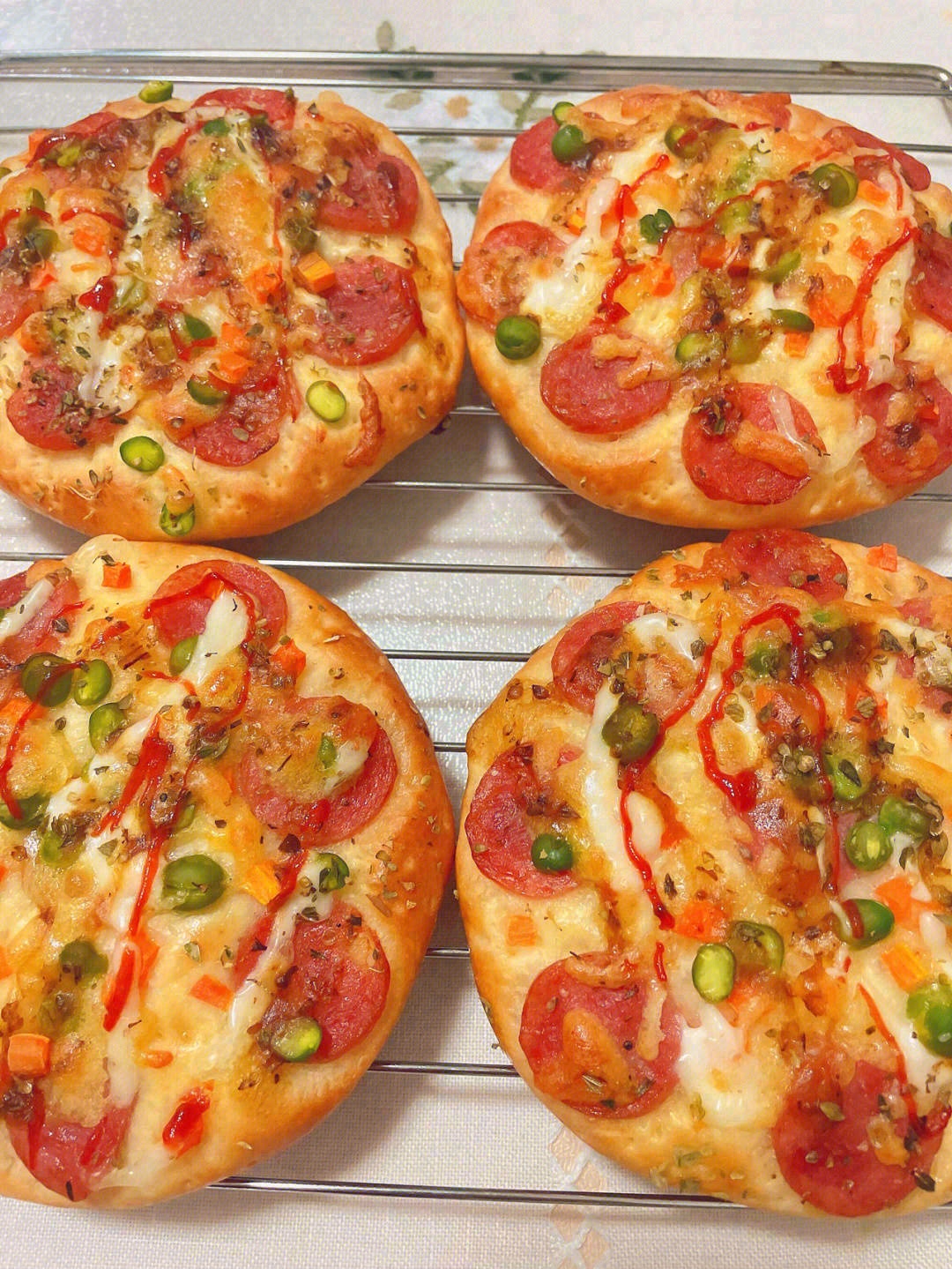 丹麦披萨🍕香肠多多，酥香饼底，层次丰富👏 配图1