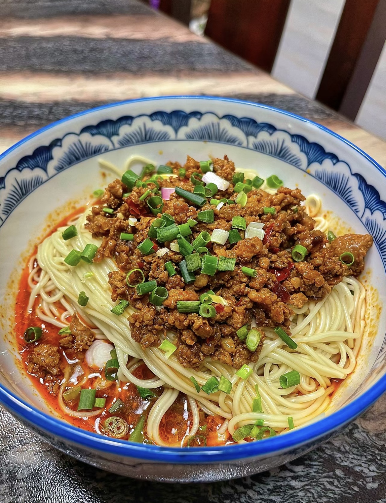 🍜炸酱面，一口下去满满的幸福感😋！ 🍝劲 配图1