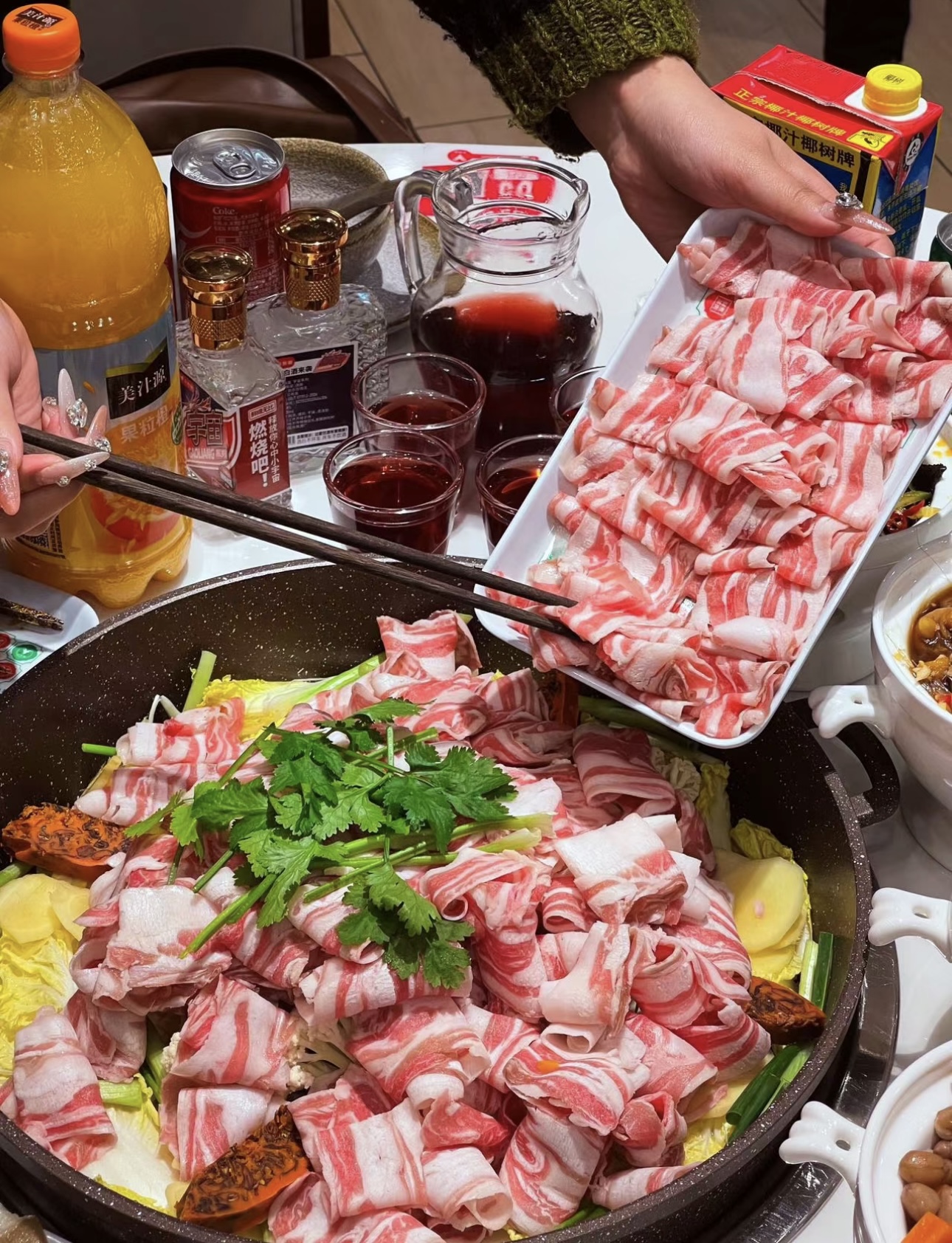 🥩新鲜的鲜蛤打底搭配配菜加入高品质的原切 配图1