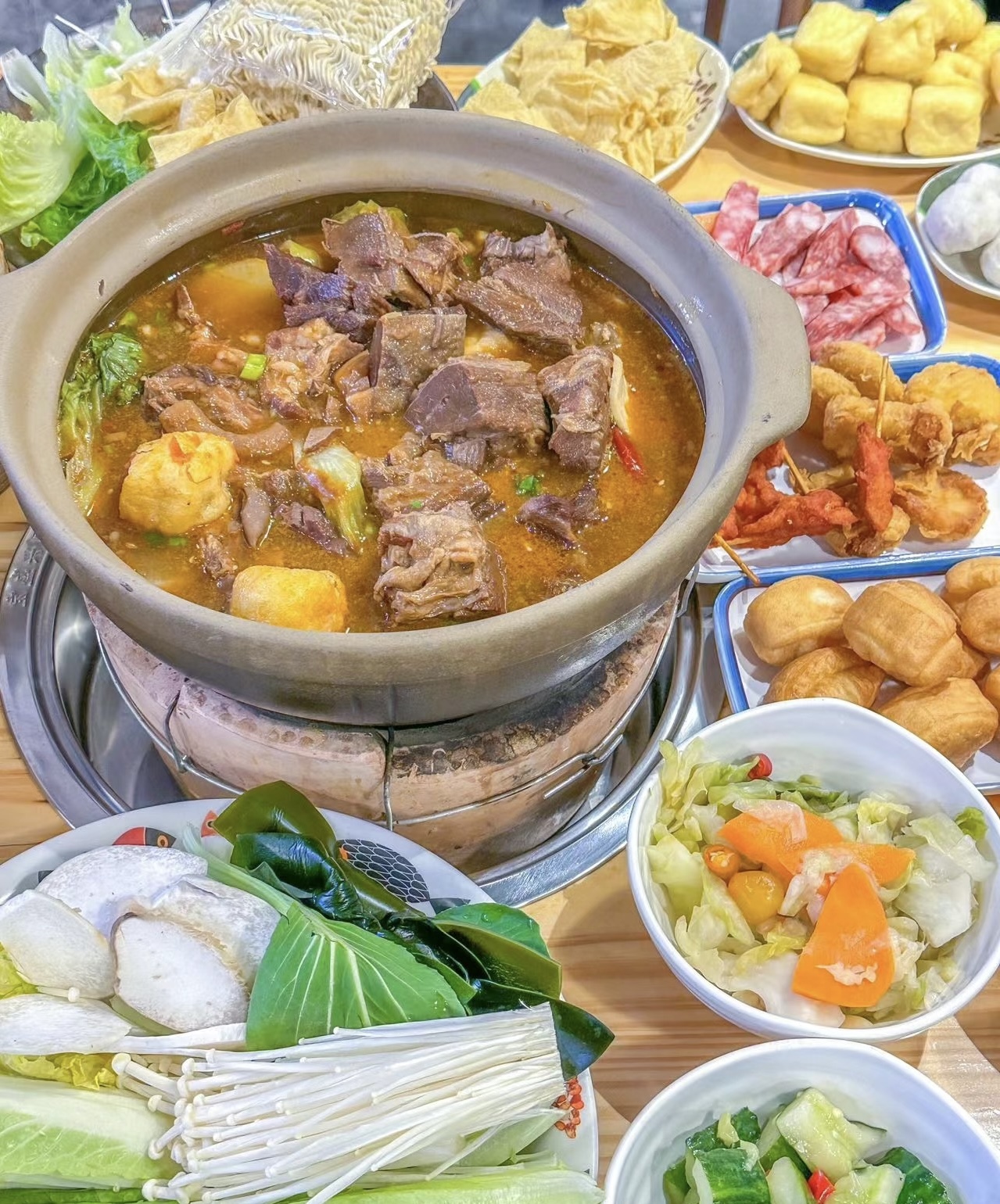 牛腩锅刚端上来就给我香迷糊了份量老足了！ 配图1