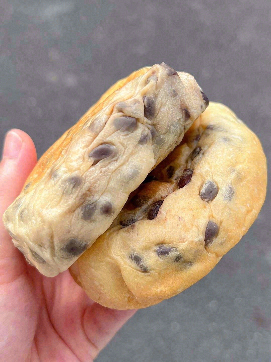 爱上酥软Q弹的红豆乳酪包😍 一口咬下，酥 配图2