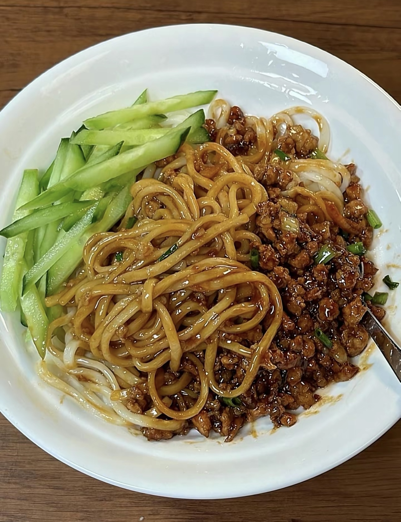 忙忙碌碌的生活，有时治愈你的只不过一碗面 配图1