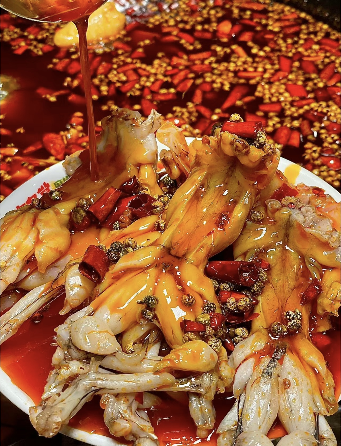 美蛙鱼火锅，美蛙鲜嫩，鱼肉爽滑，麻辣鲜香 配图1