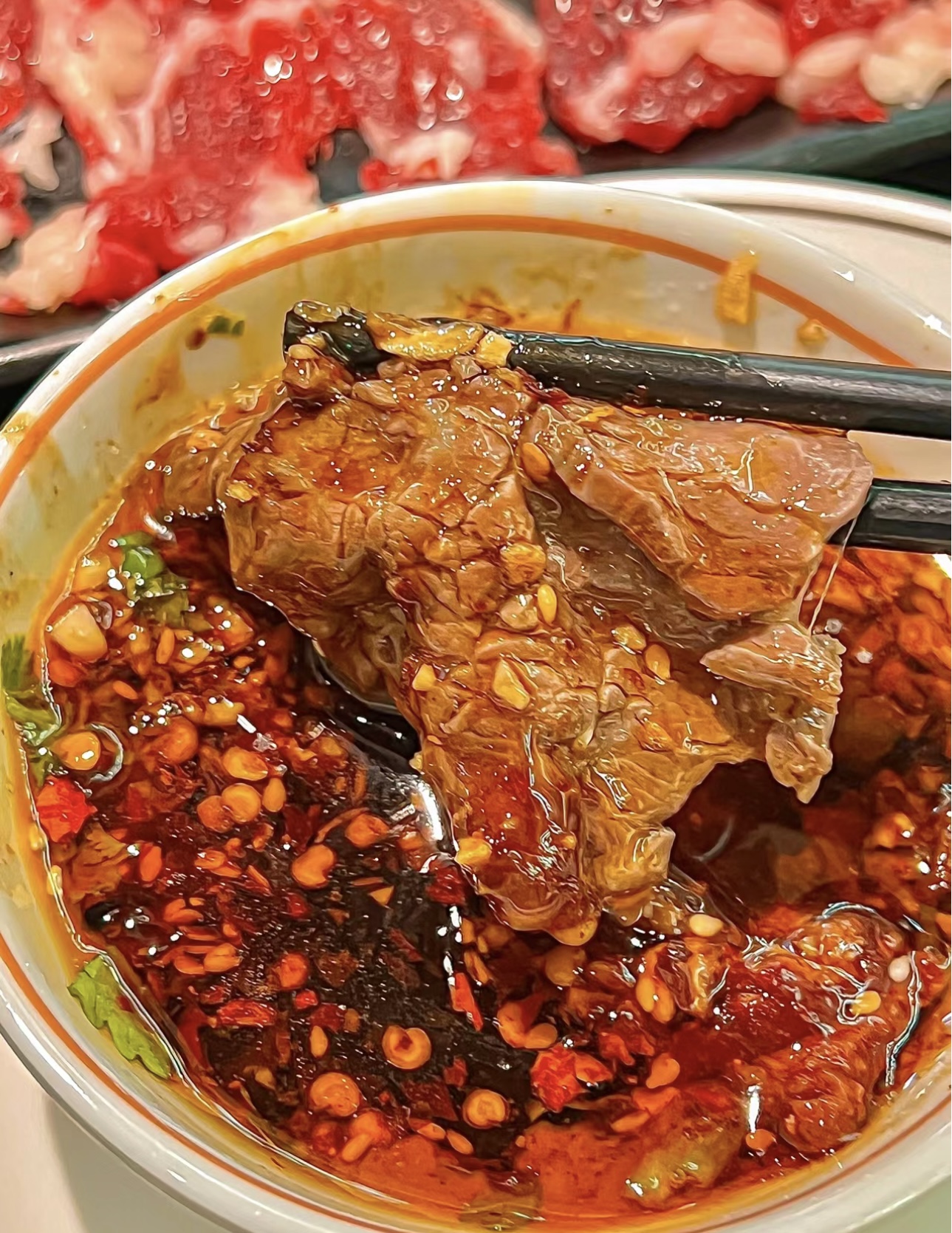 鲜香麻辣，一锅尽享！来我们的火锅店，体验 配图3