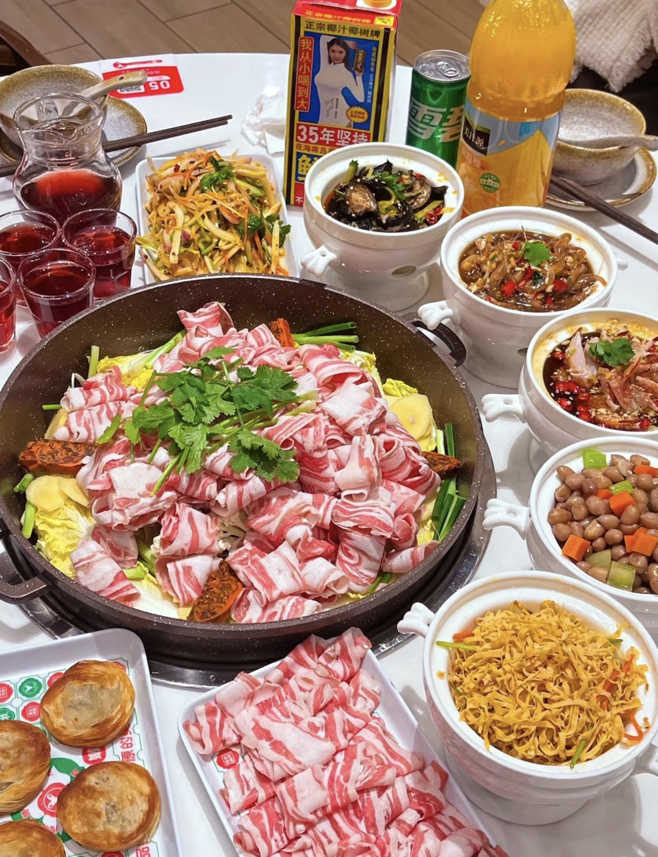 🥩新鲜的鲜蛤打底搭配配菜加入高品质的原切 配图2