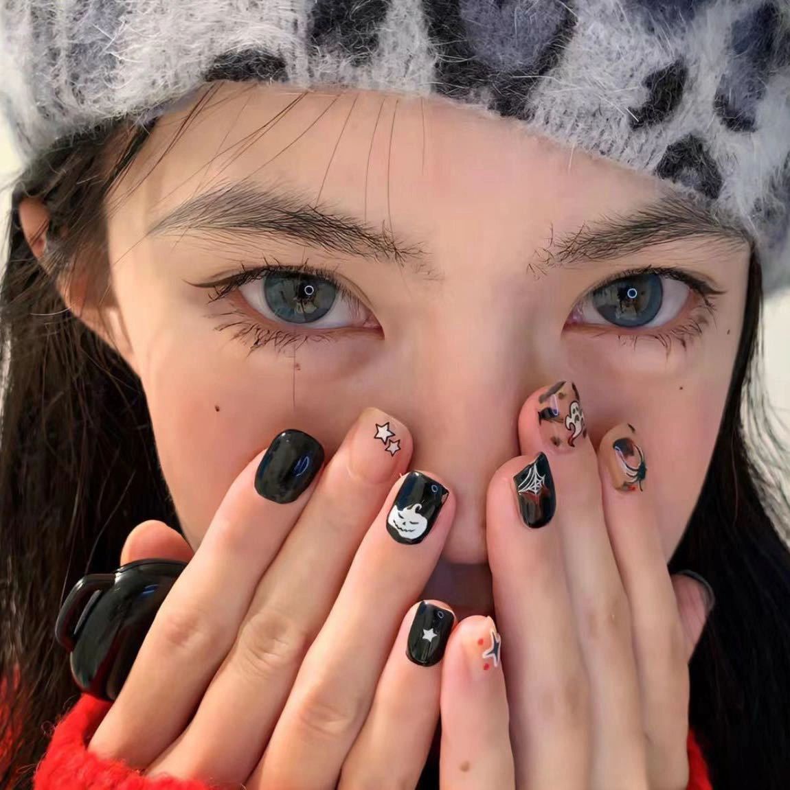 美甲后的双手 是你拍照快乐的证据🏴