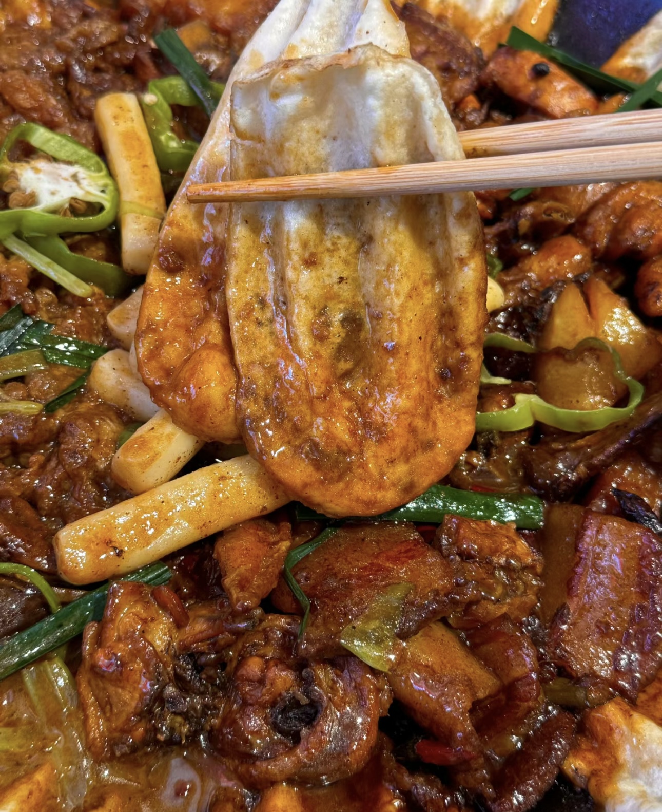 地锅鸡，一锅炖煮着乡间烟火气的美味。鸡肉 配图2