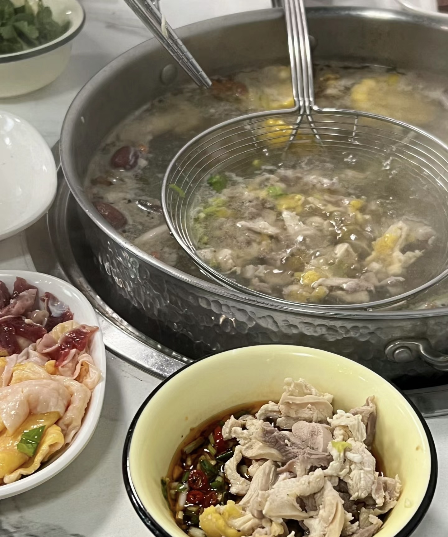 现杀的土鸡，没涮肉前喝一碗，汤很清甜，药 配图3