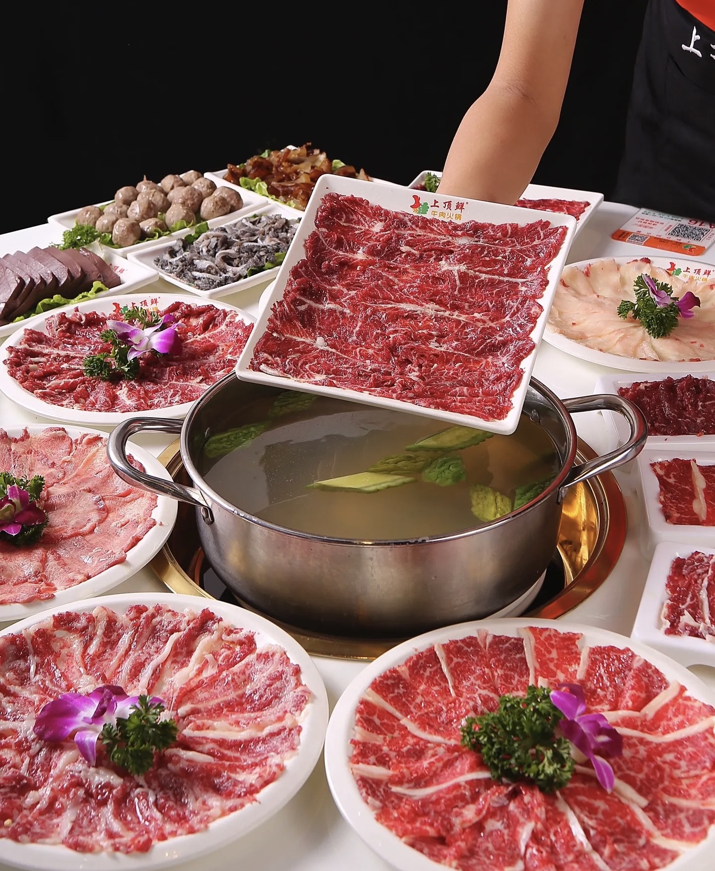 带你吃鲜牛肉的人，一定是最爱你的人。因为 配图2