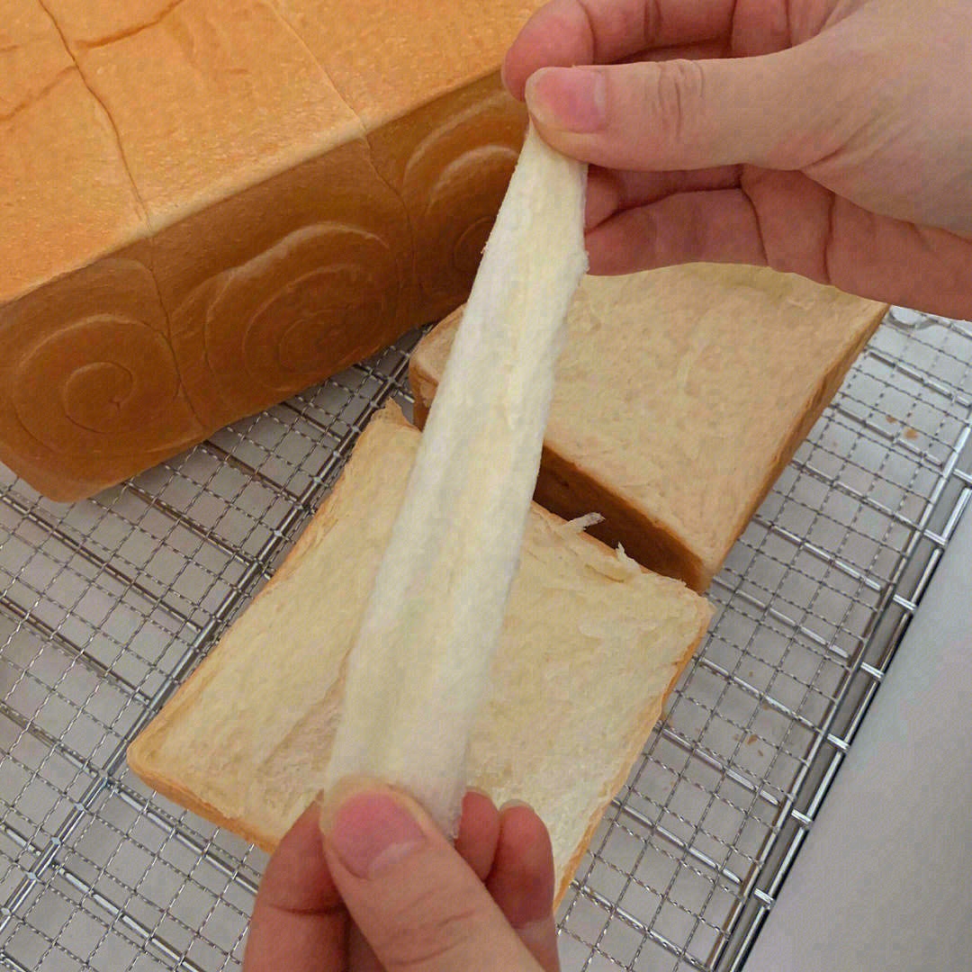 加入了鲜奶的吐司🍞奶香浓郁口感深香有回味 配图2