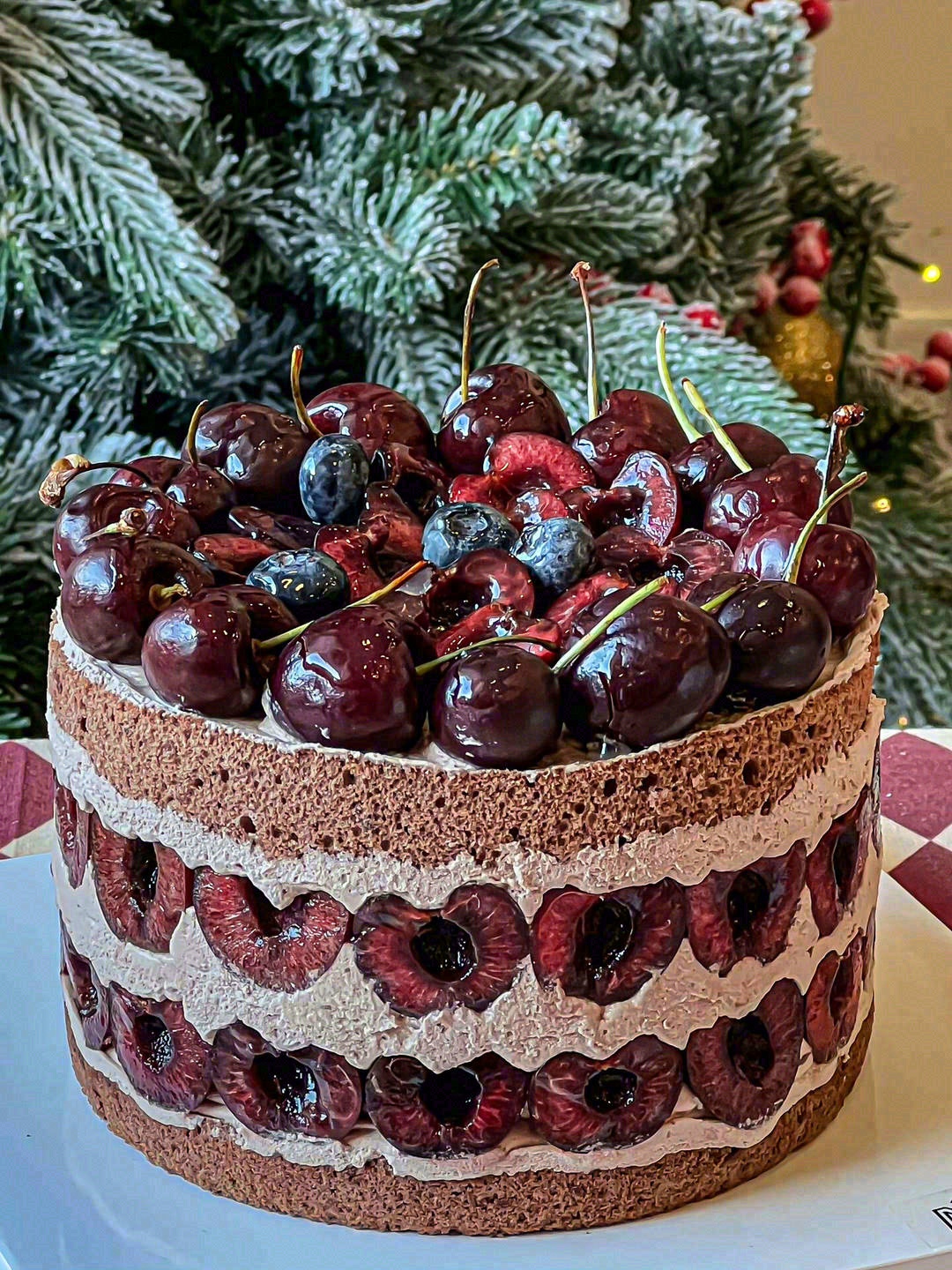 🍒新鲜车厘子与巧克力奶油的颜色融合🍫，你 配图3