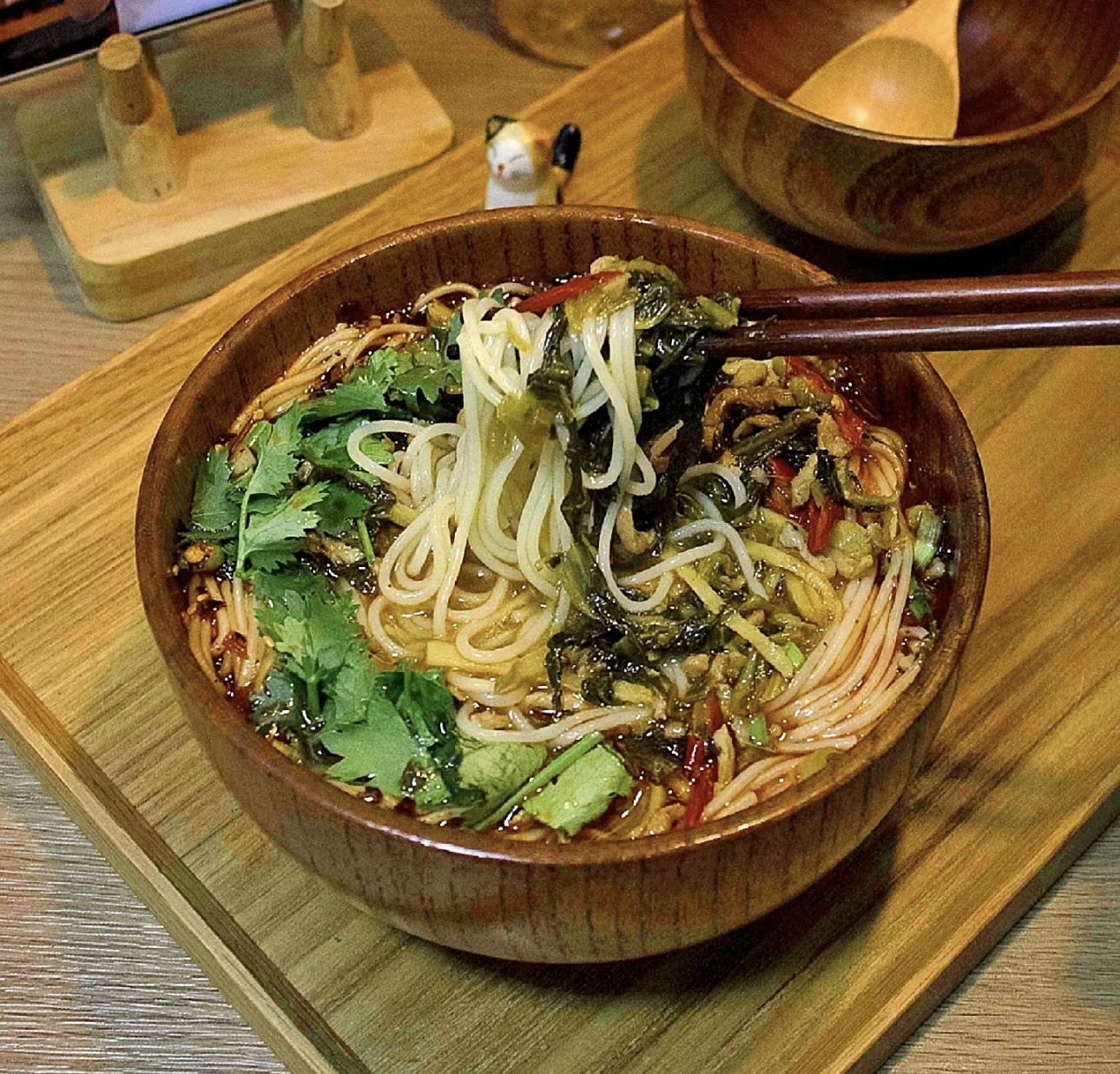 酸菜面，酸爽可口！酸菜的独特风味融入面条 配图2