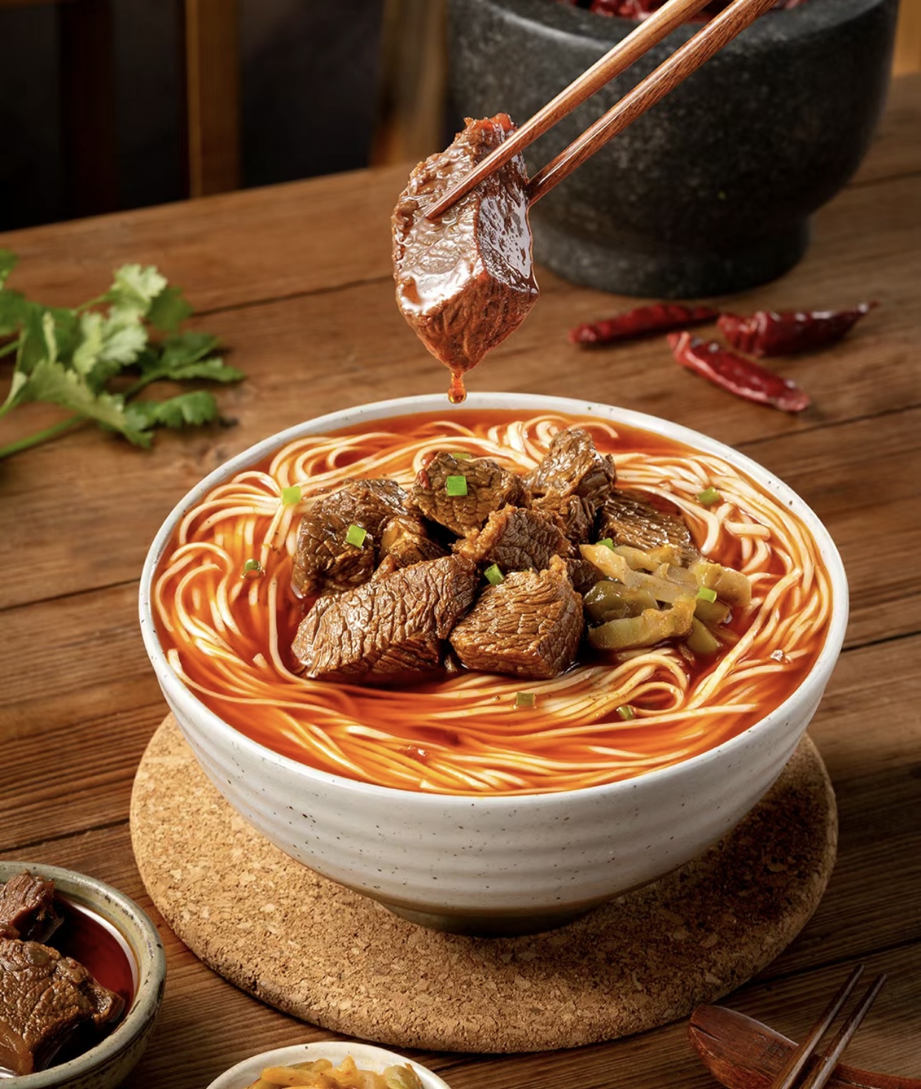 🥩🍜 这碗牛肉面，真的太香了🤩！ 每一口 配图1