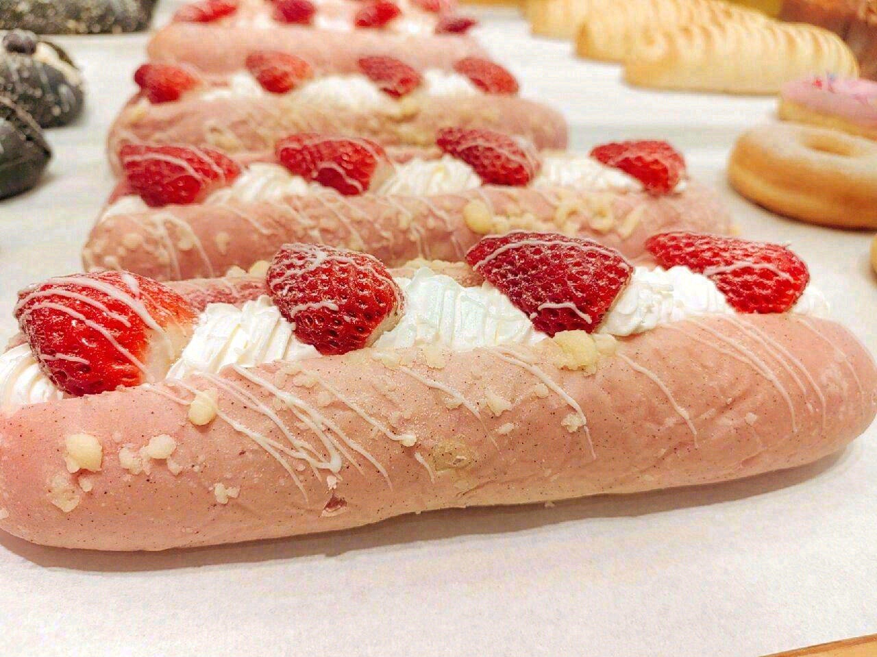 🍓草莓魔法棒面包 软乎乎的面包🥖 香喷喷 配图1