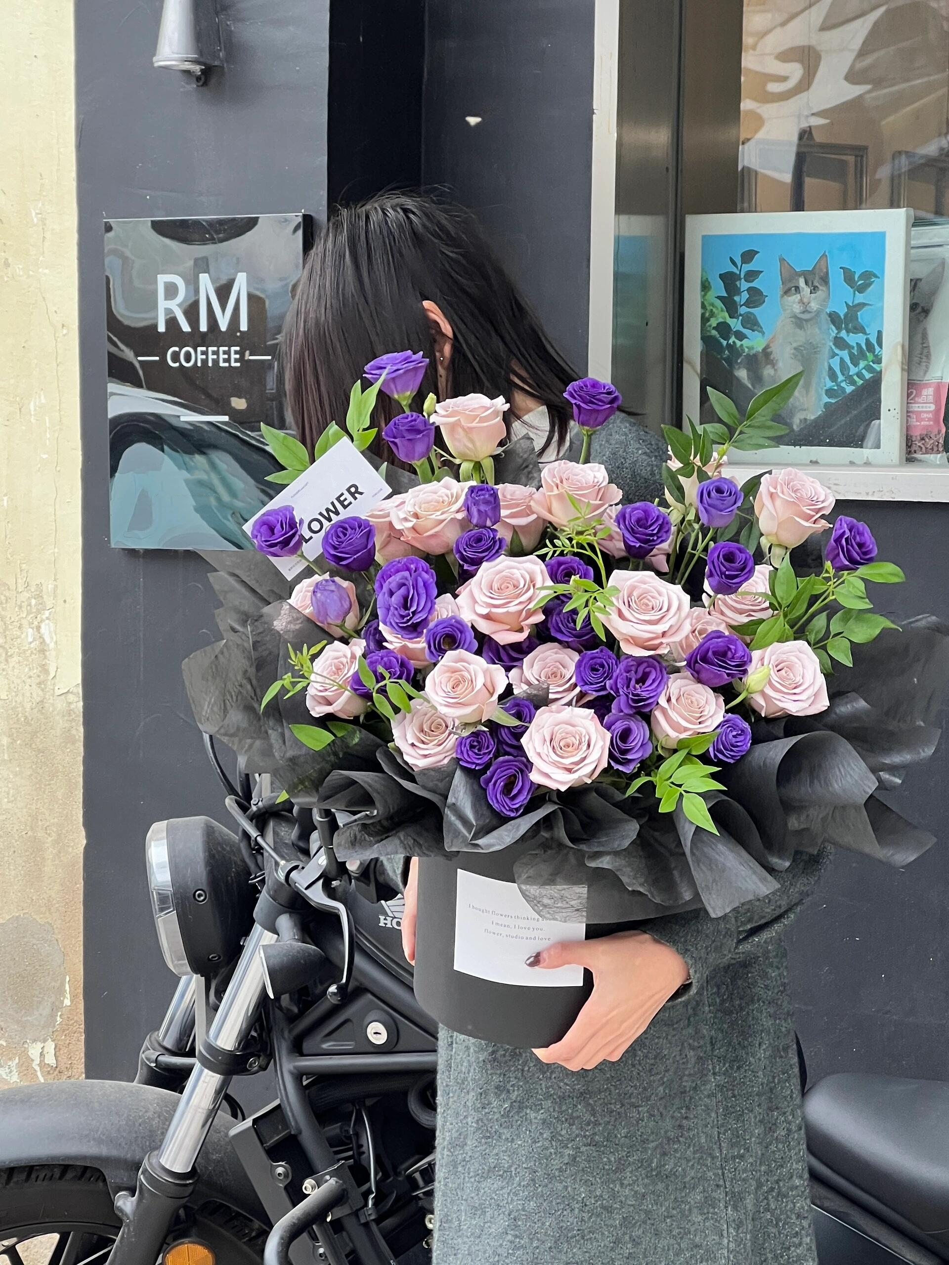 你的目光洒落银河✨ 你的清香 💜让星星坠 配图1