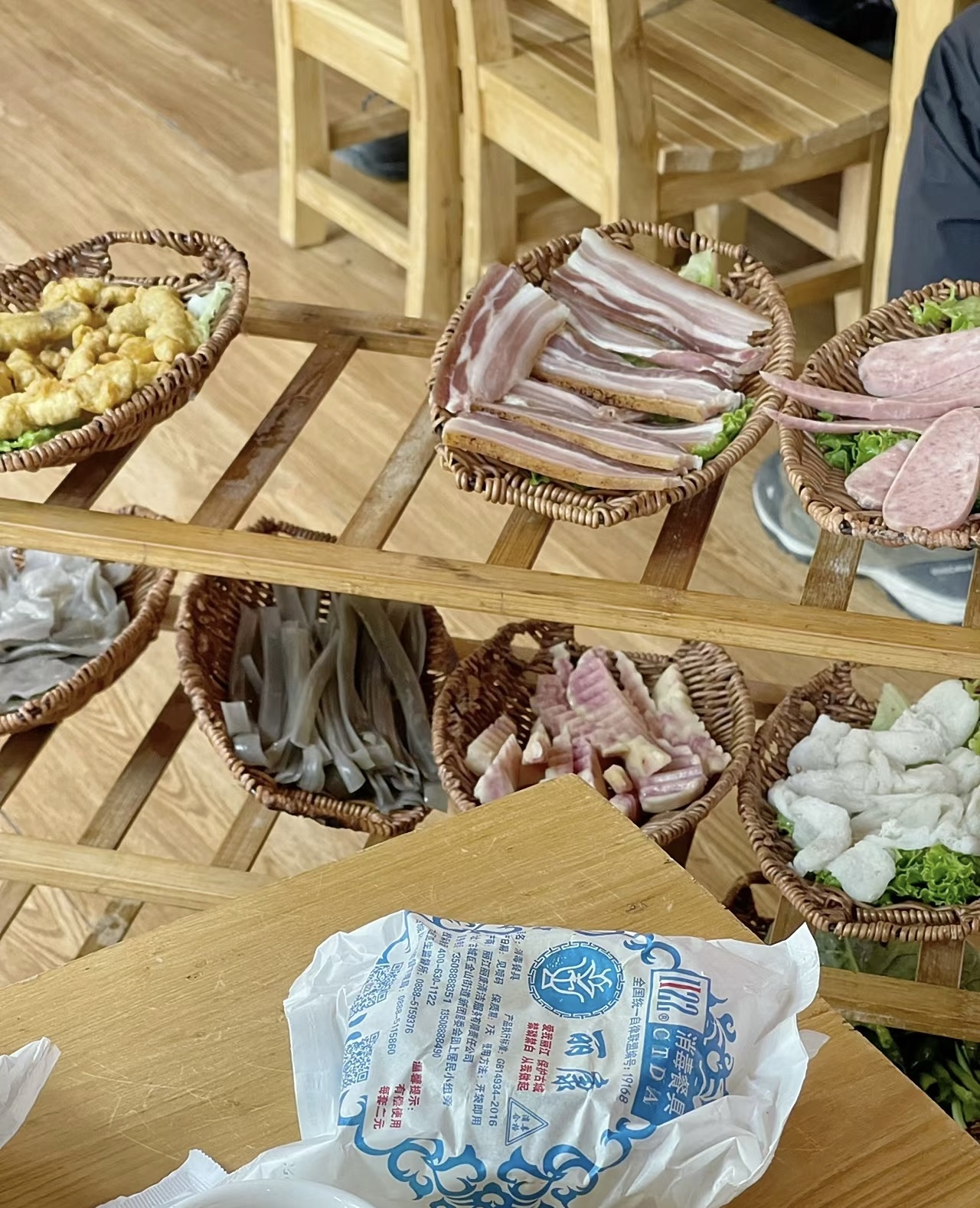 腊排骨火锅 因为排骨是腌制过的所以还是很 配图3