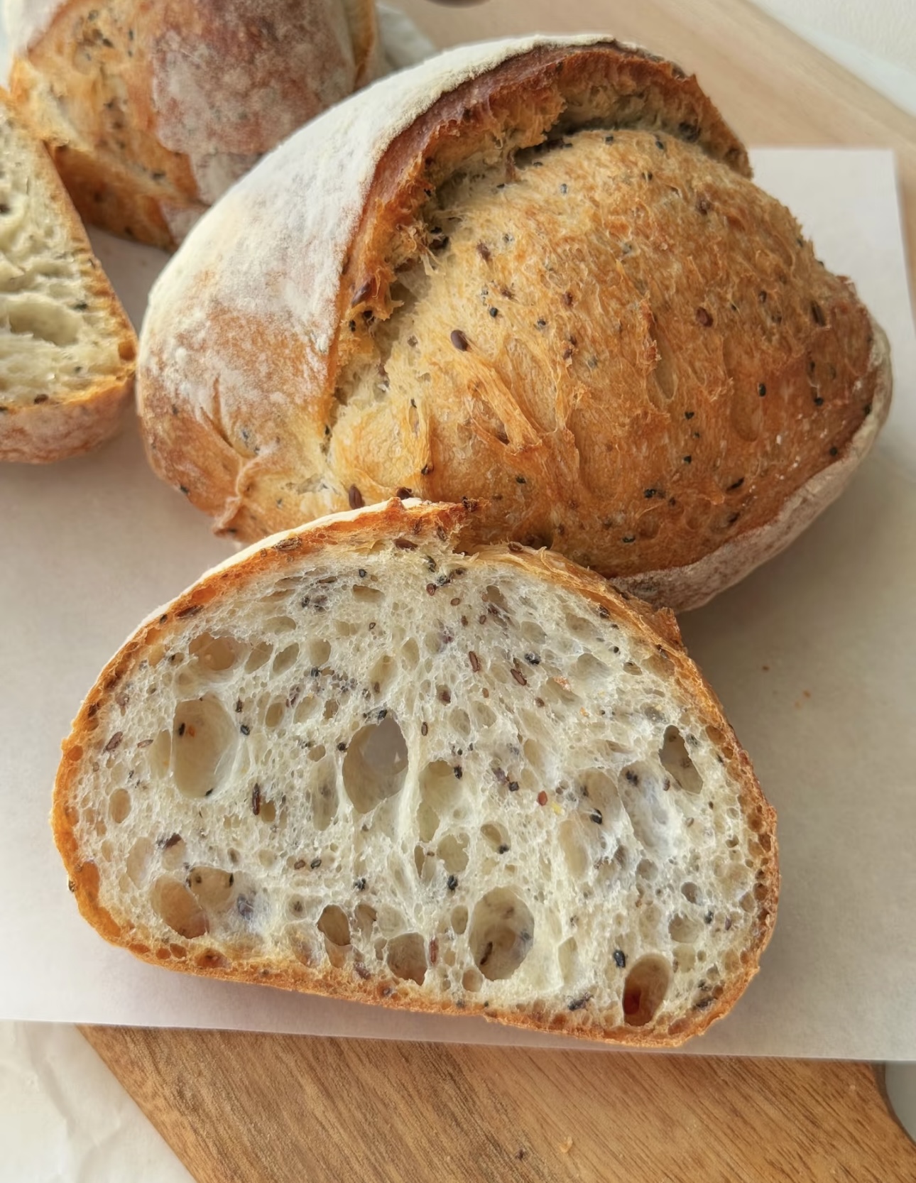 来尝尝这充满自然气息的乡村面包！🥖粗朴外 配图1