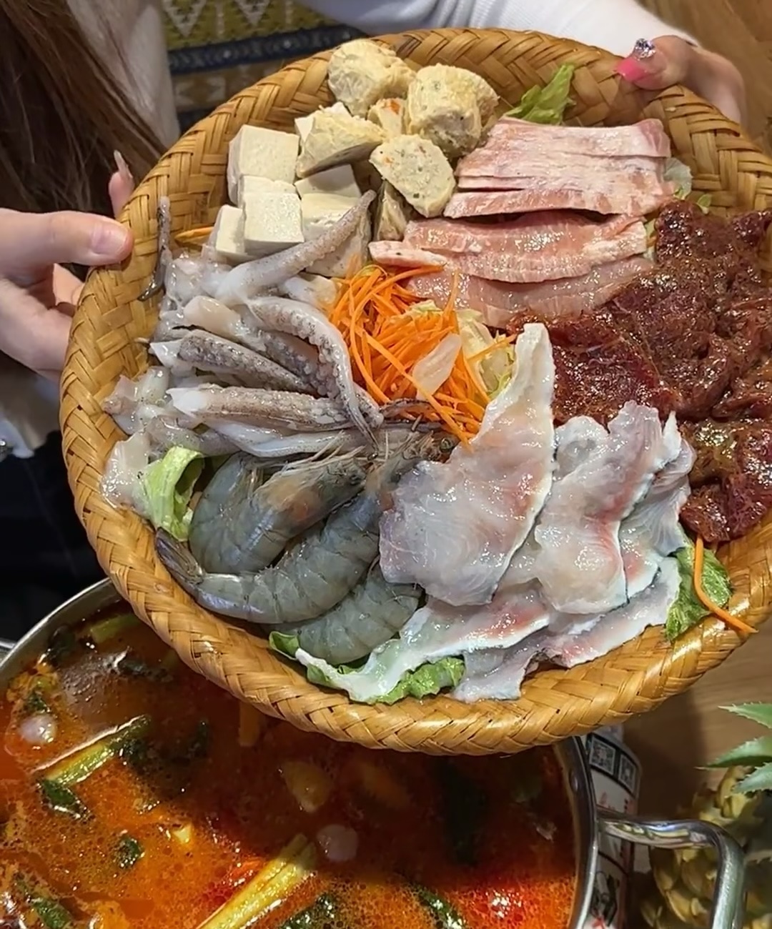 酸辣的汤底会刷新你对美食的认知。红色冬阴 配图2