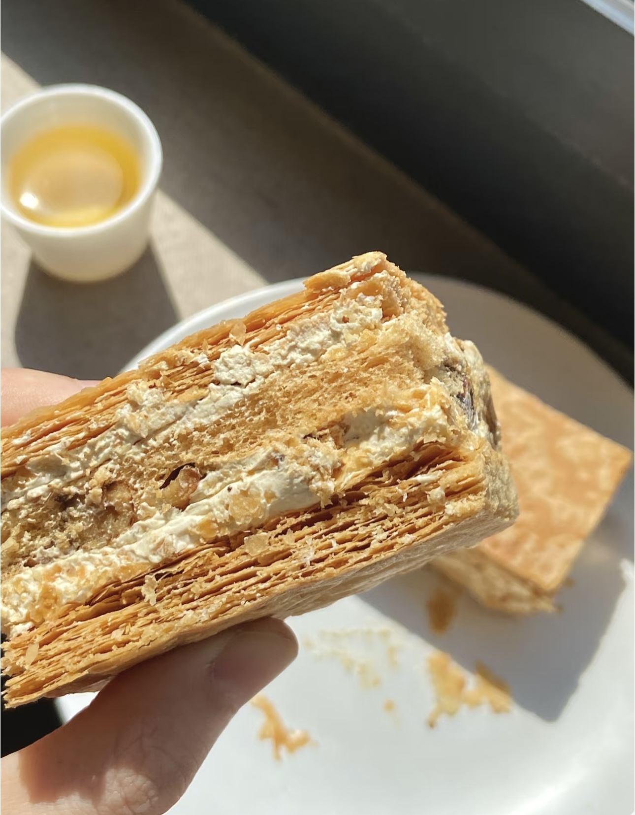 🌿 核桃拿破仑的制作工艺要求极高，从饼皮 配图1