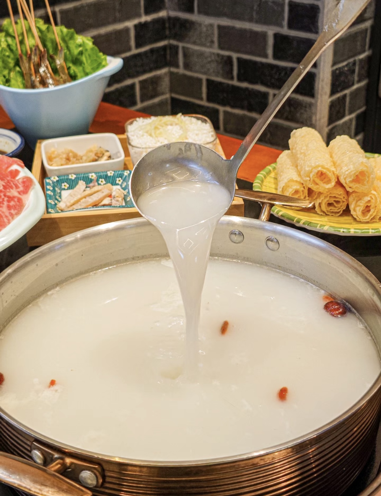 🍲 海鲜火锅，鲜到眉毛都掉啦！😋 🦀 螃 配图3