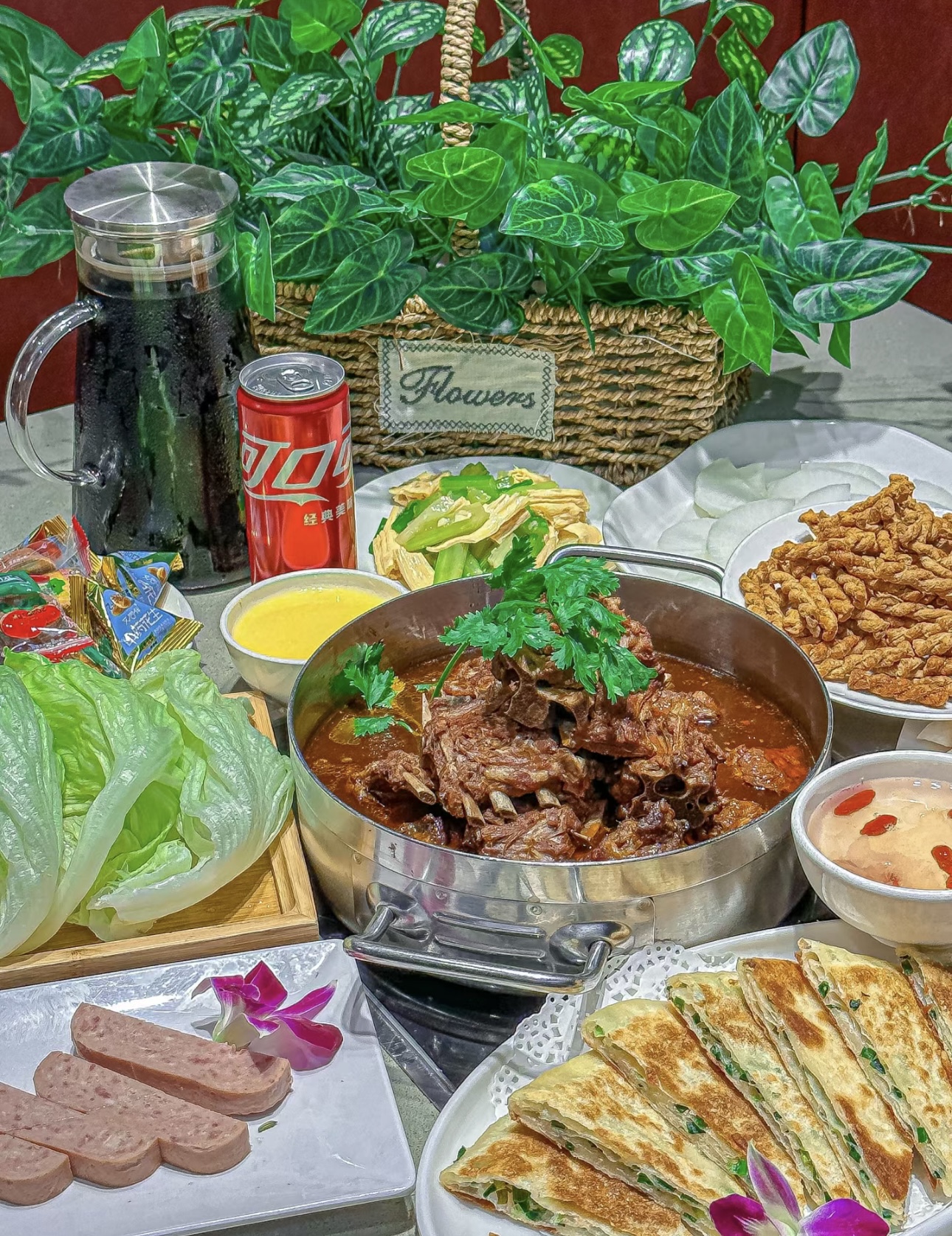 夏日炎炎，羊蝎子火锅带来别样清凉。鲜嫩羊 配图3