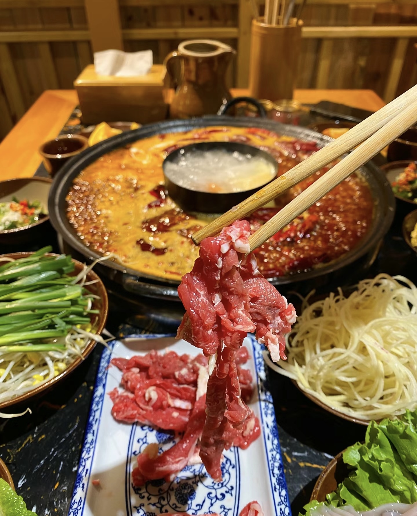 热情的火锅，点燃你的味蕾心！S丰富的菜品 配图1