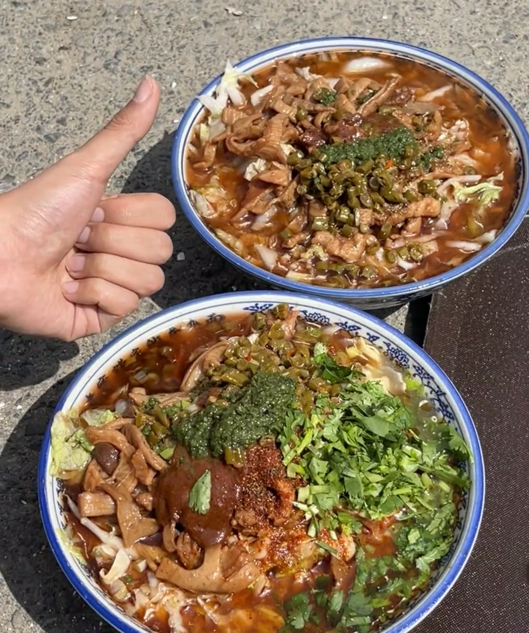 牛杂面 葱花、酱料、酸豆角、麻椒辣椒粉、 配图3