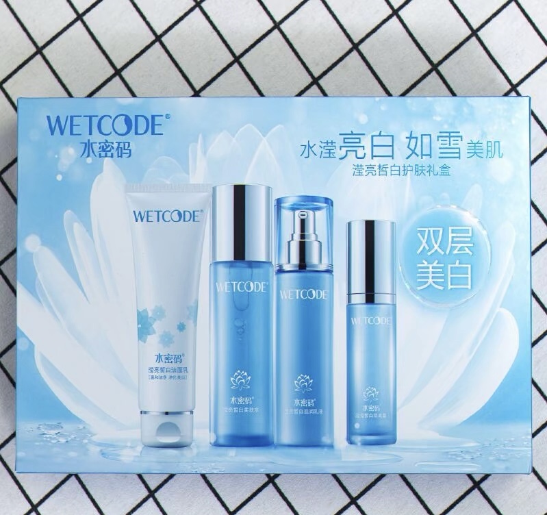 清爽补水不油腻，采自天然冰岛冰川矿泉水， 配图3
