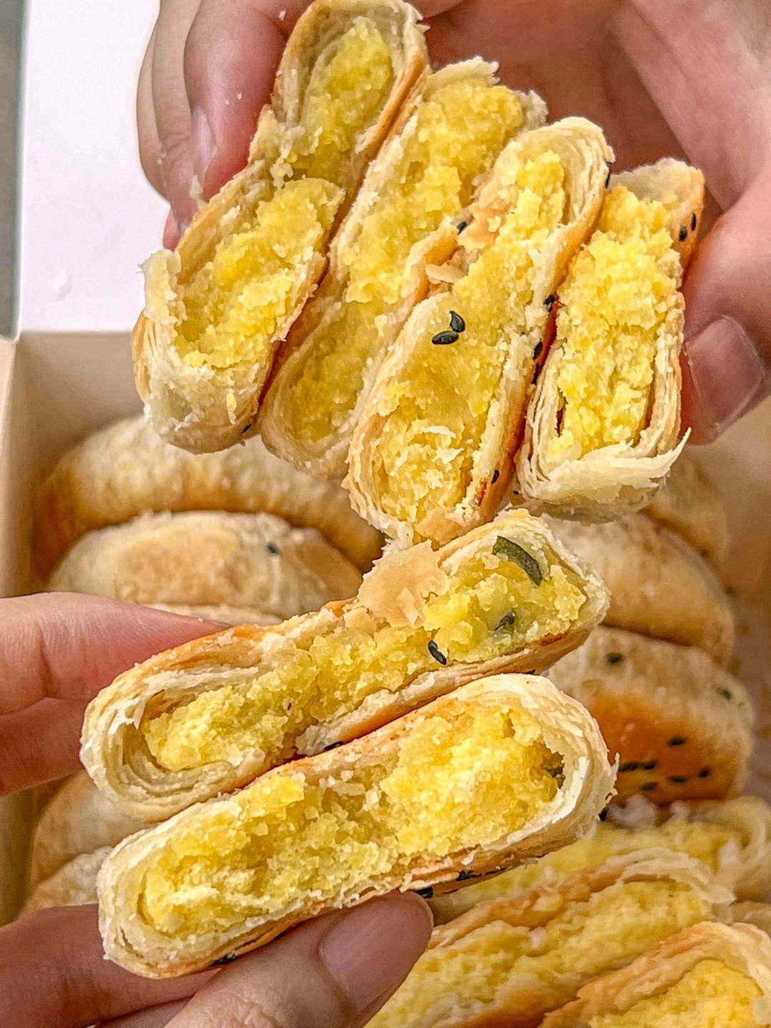 午后慵懒阳光下🔆，一盏茶，一块饼🥞，一缕 配图1