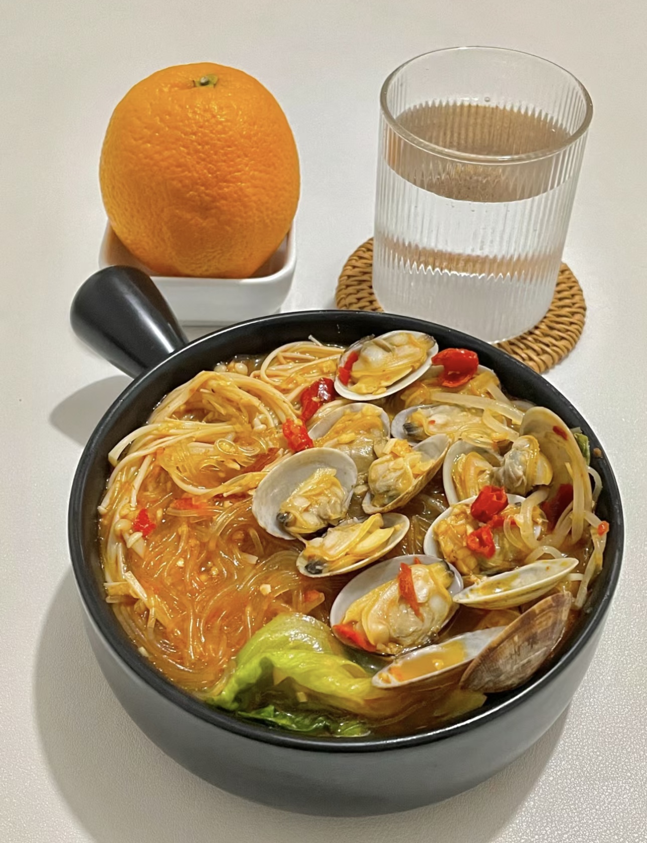 细腻的粉丝，包裹着鲜美的花甲肉，浓郁的汤 配图1