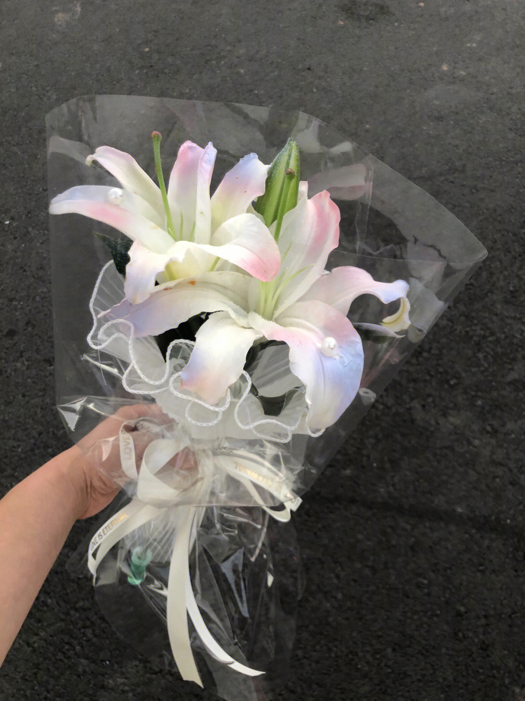 够香够梦幻的百合小花束~ 做了喷漆处理， 配图3