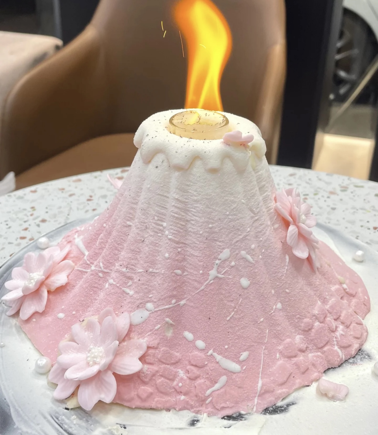 一定要试试这款火山蛋糕！绵密蛋糕体如火山 配图1