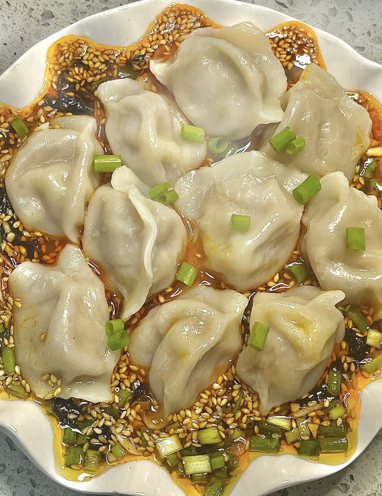 来尝尝这独特的酸汤水饺吧，让那浓郁的酸汤 配图1