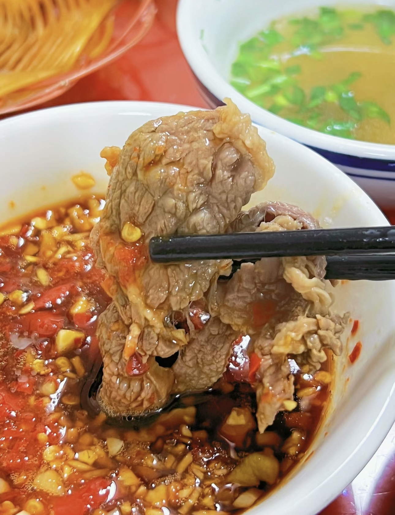 清汤牛肉火锅，宛如一首清新的味蕾之诗。纯 配图3