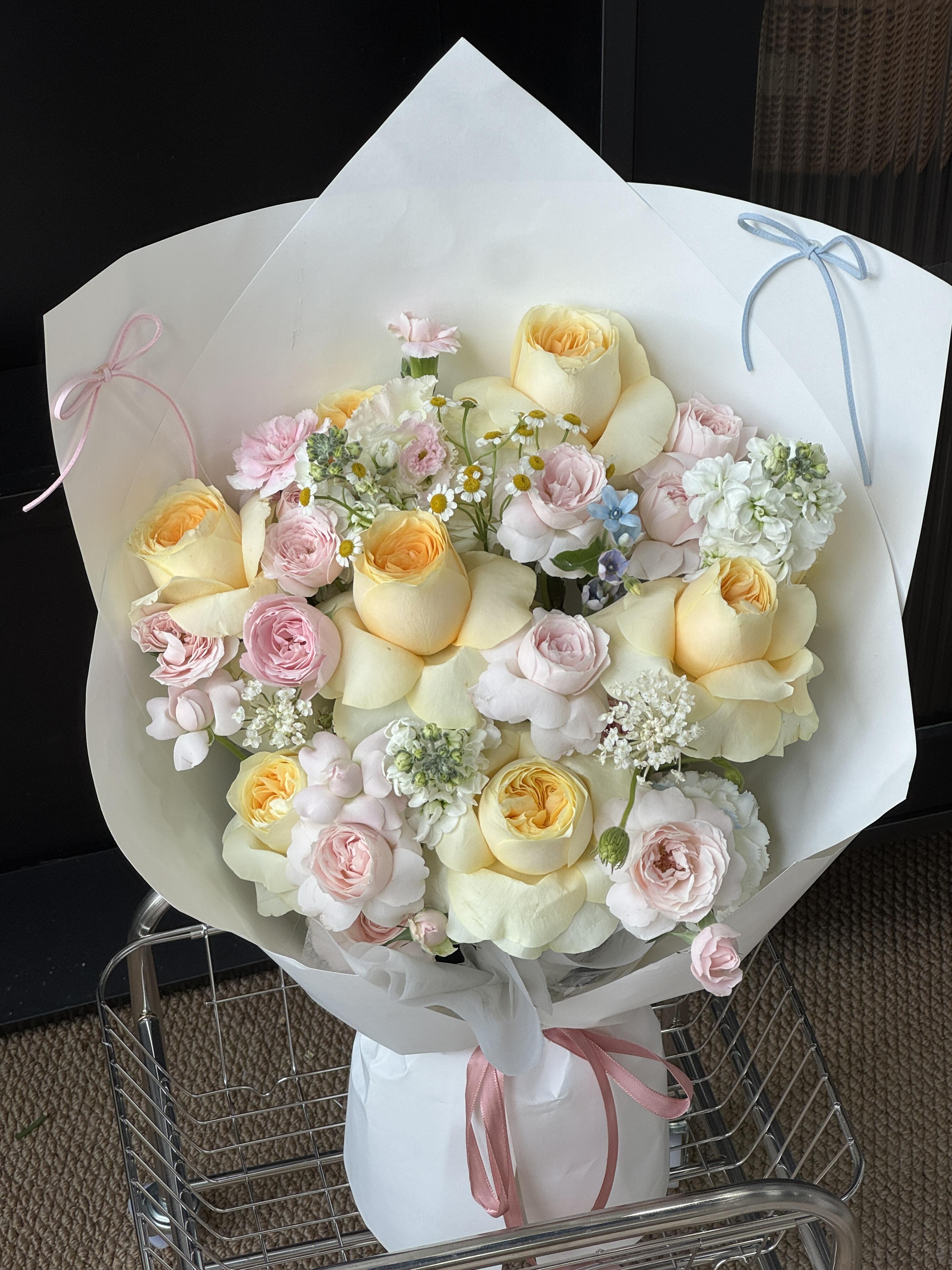 清新奶油杯花束💐💐 浪漫的年纪💛 不许活 配图1
