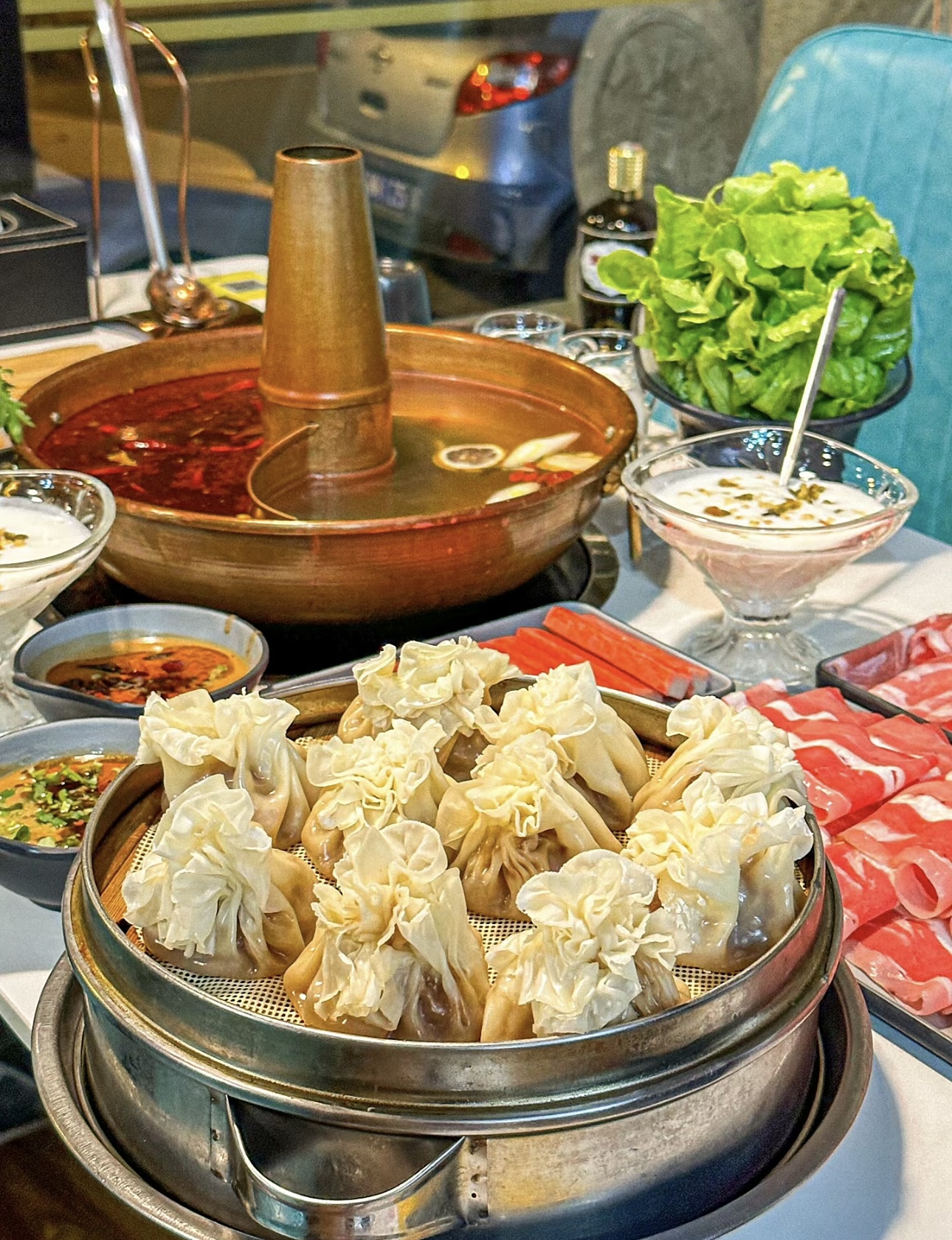 品味涮羊肉火锅的魅力！鲜嫩羊肉薄如纸，在 配图2