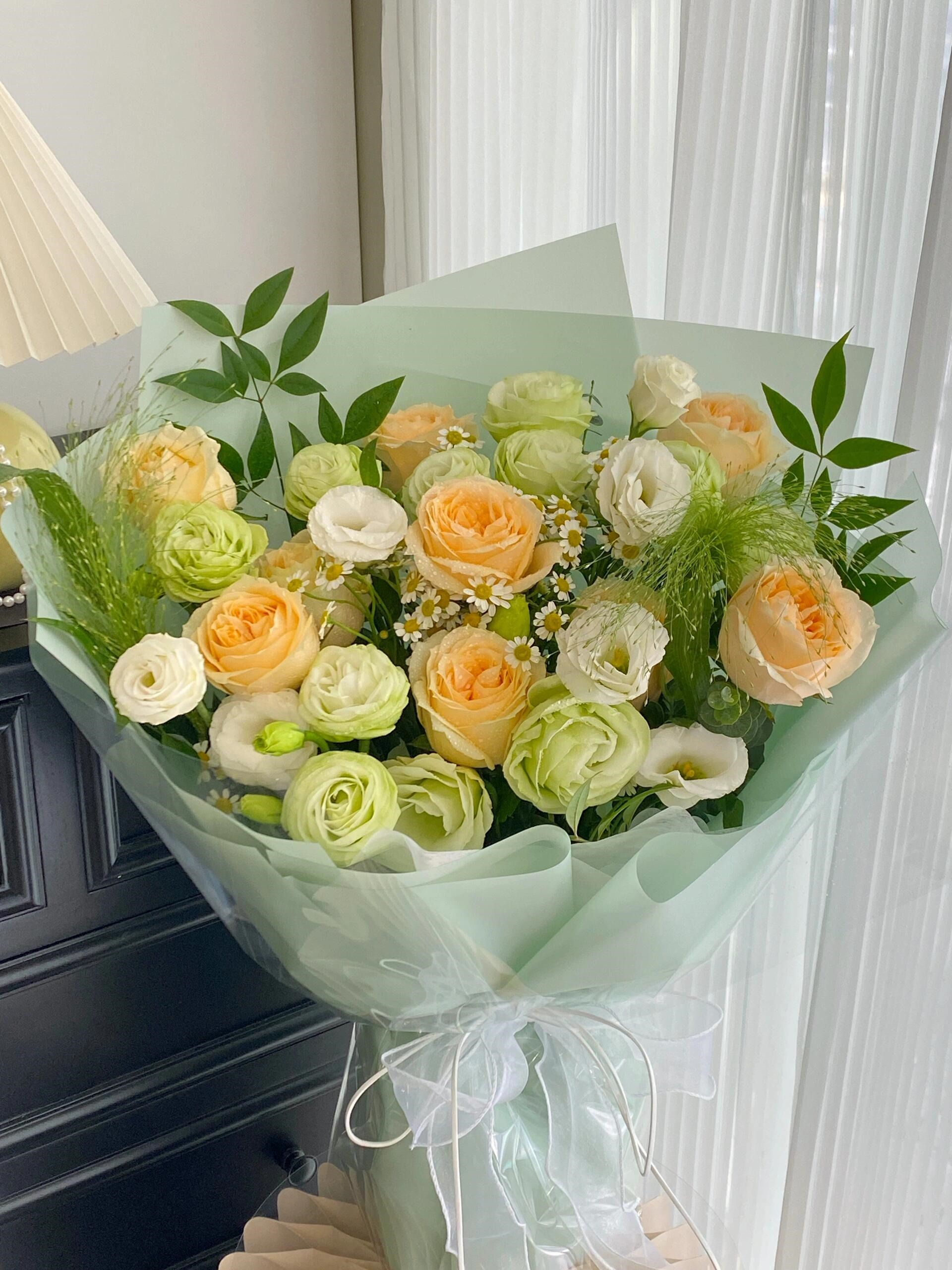 被这束黄绿cp花束美晕 清新到犯规💚💛  配图2