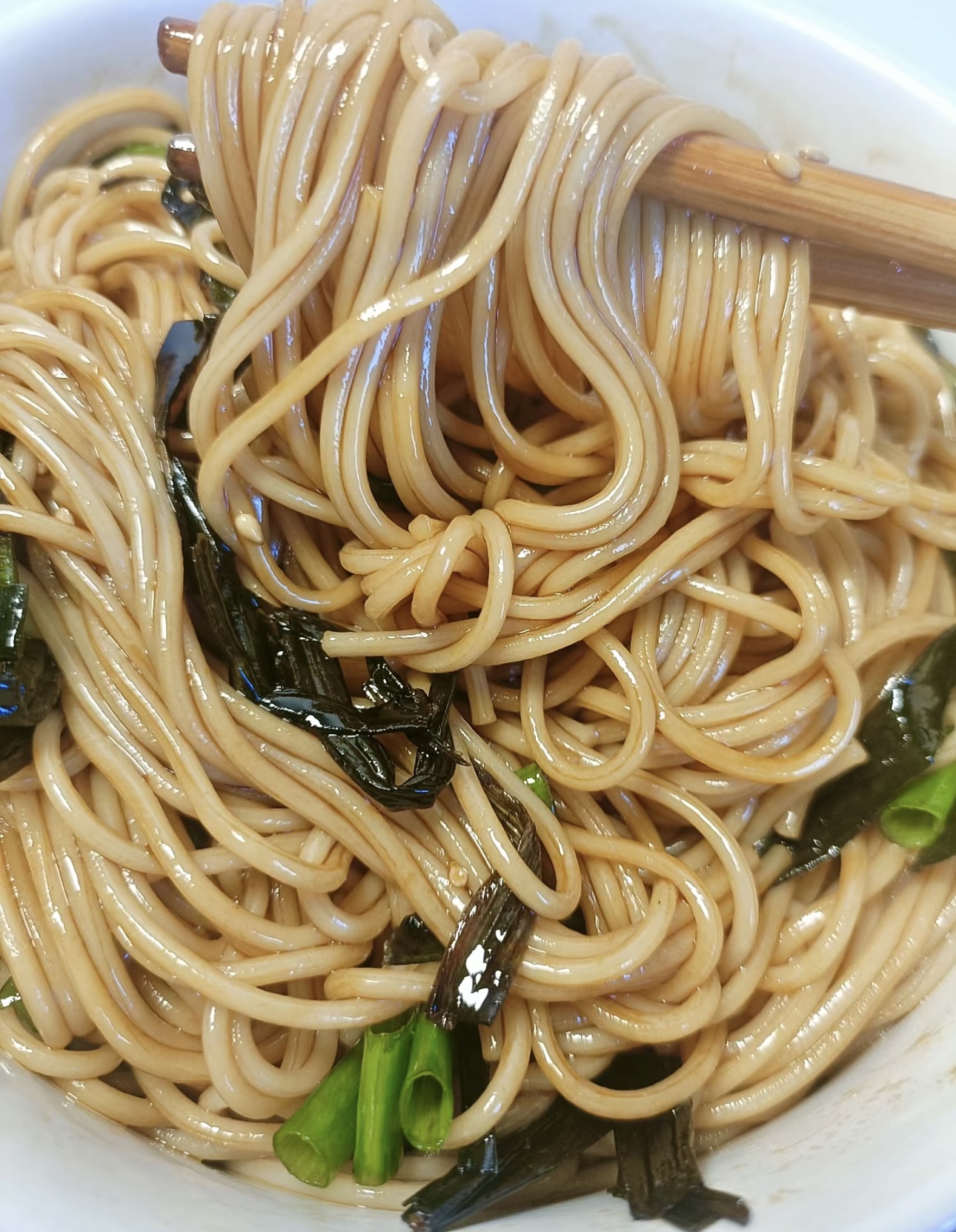 一份葱油拌面，是对味蕾的温柔抚慰。那金黄 配图3