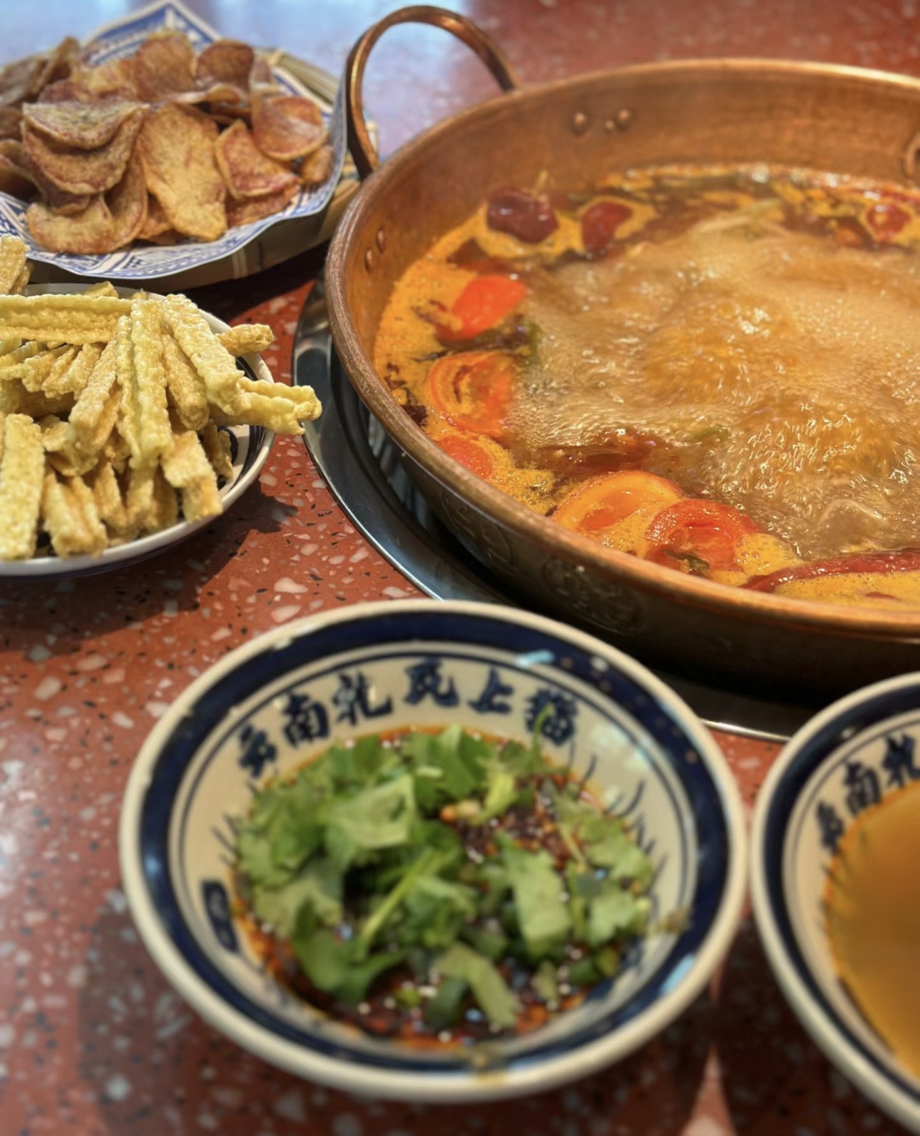 汇聚云南特色食材，酸辣鲜香，独特风味在舌 配图3
