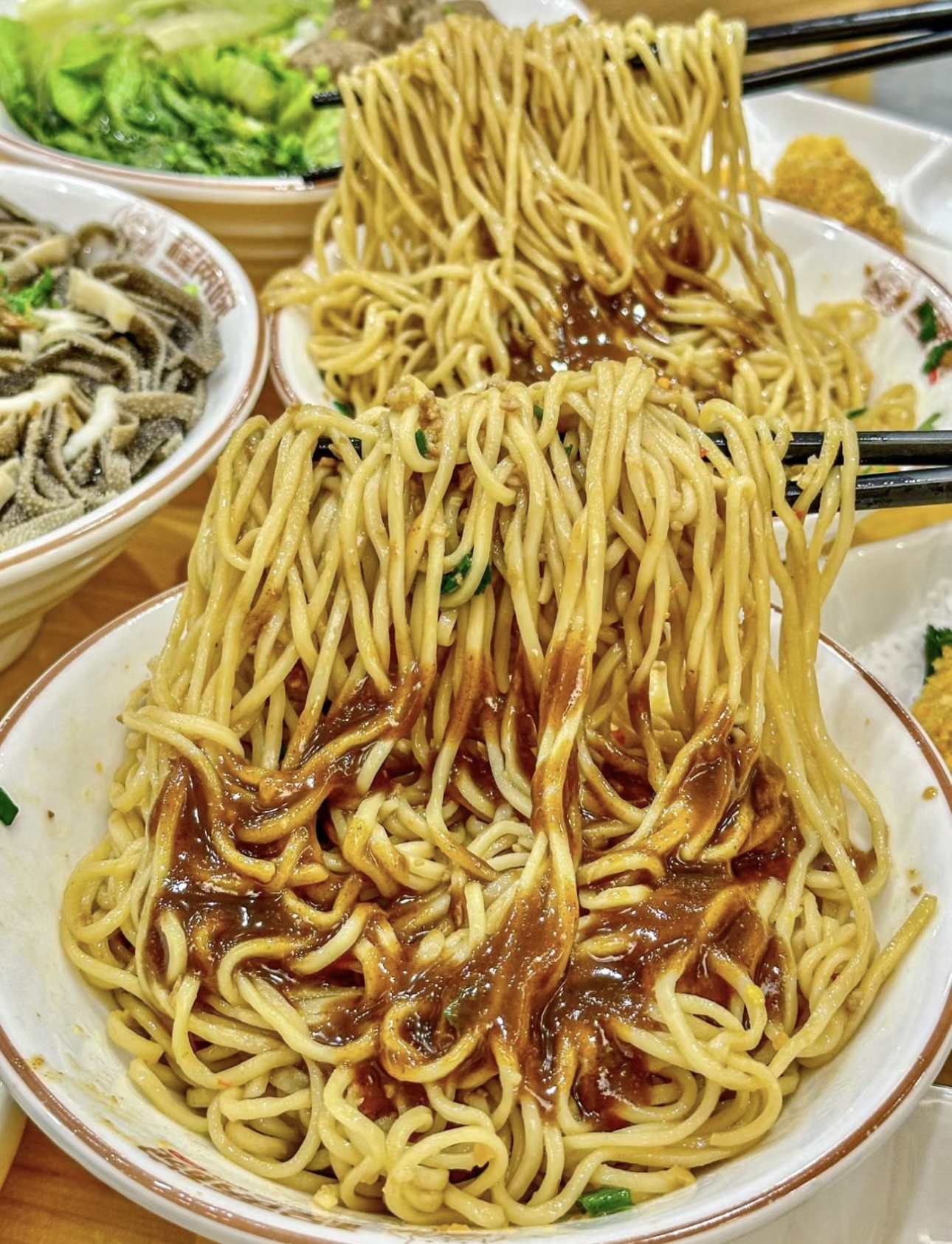 客家腌面，独特风味。面条劲道有嚼劲，配上 配图1