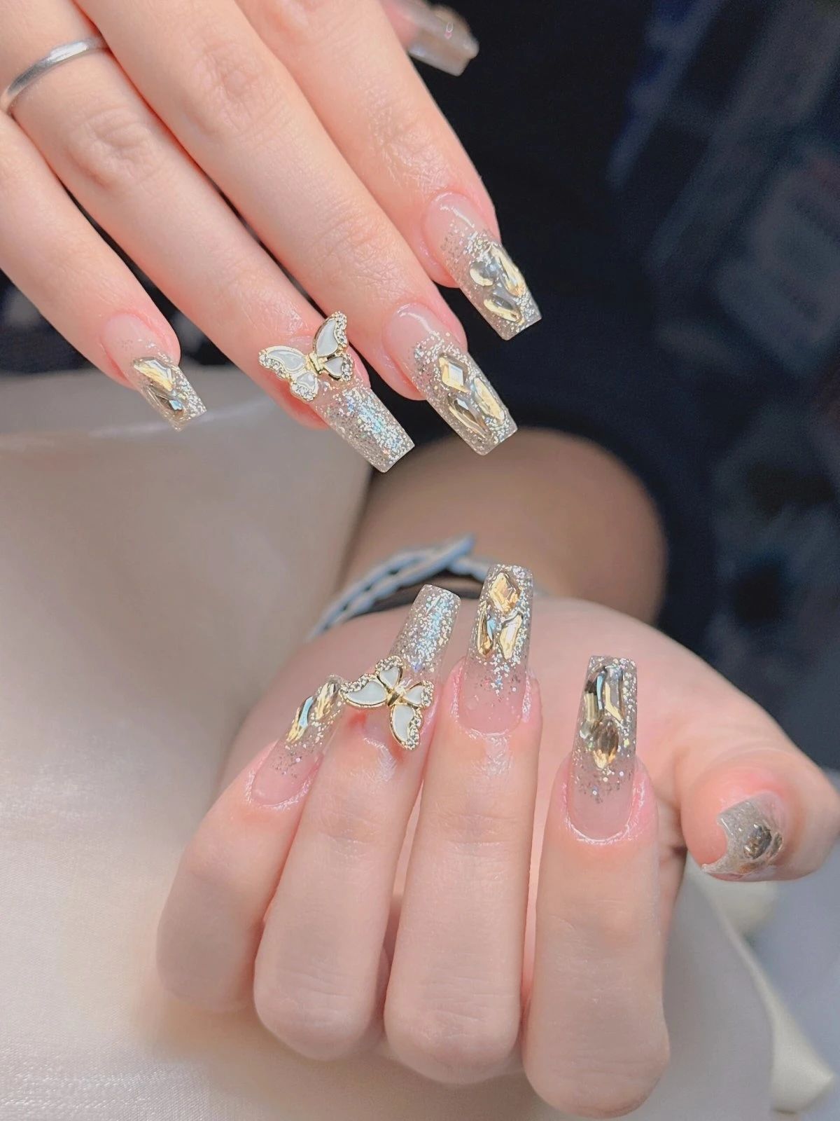 公主请做美甲🌈 富家千金爆闪美甲💅 金色