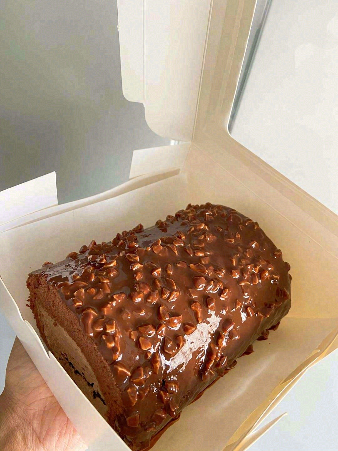 巧克力🍫脆皮混合着精挑细选的现烤果仁🌰  配图1