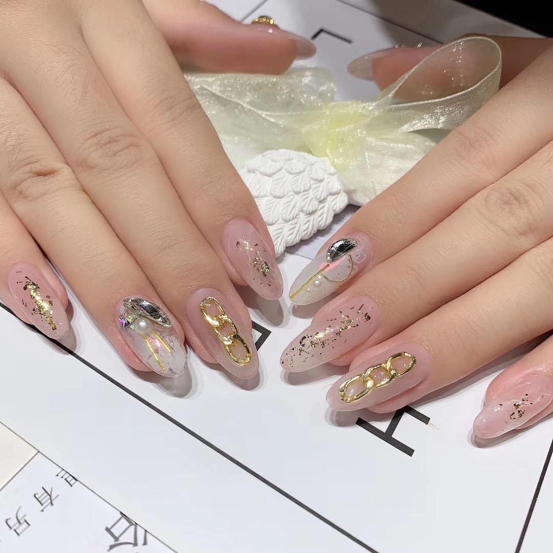#今日份美甲# 流光溢彩的年代 为指尖点 配图2