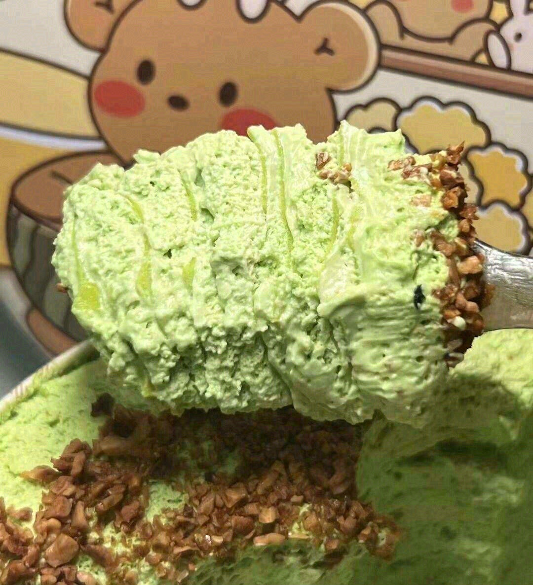 ✨表层撒上零星开心果碎，😋品尝时具有细碎 配图1