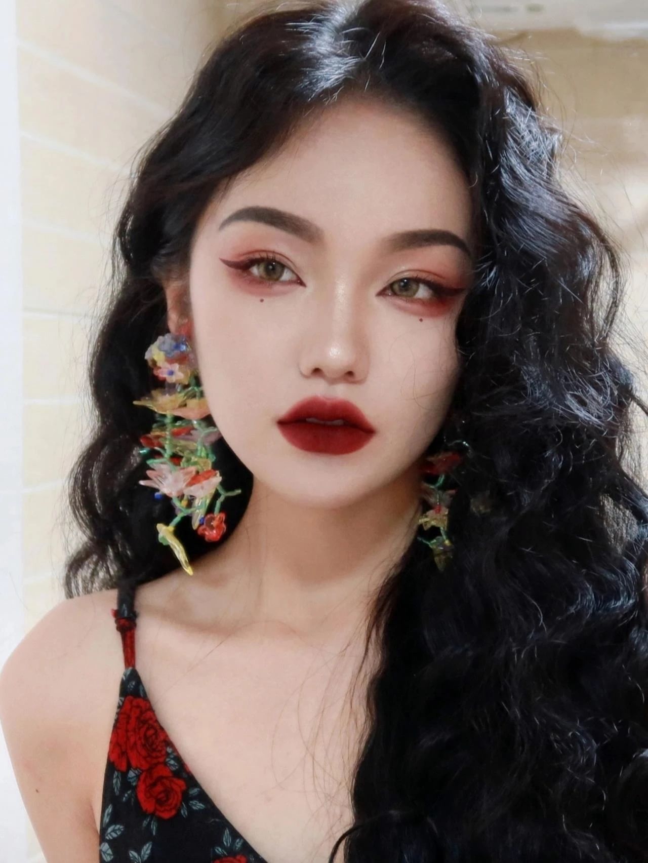 非常适合拽酷的御姐妆 搭上羊毛卷也太好看