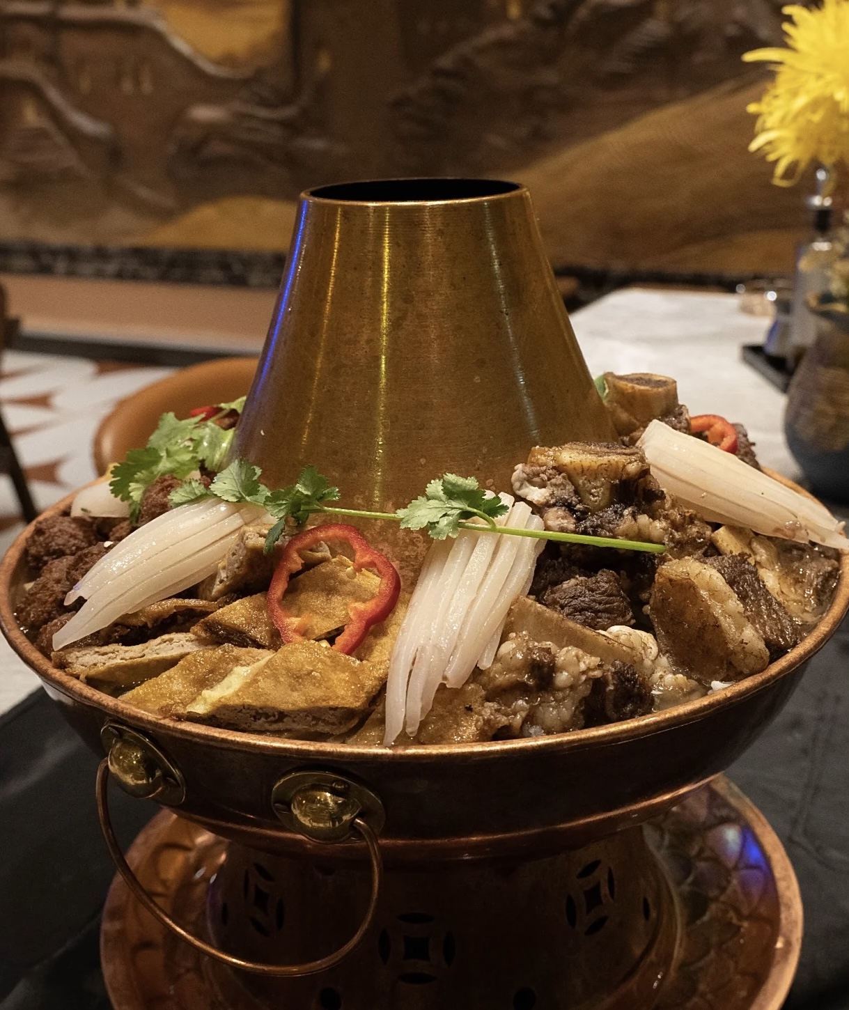 别以为土火锅就很“土”，它可是美食界的“ 配图2